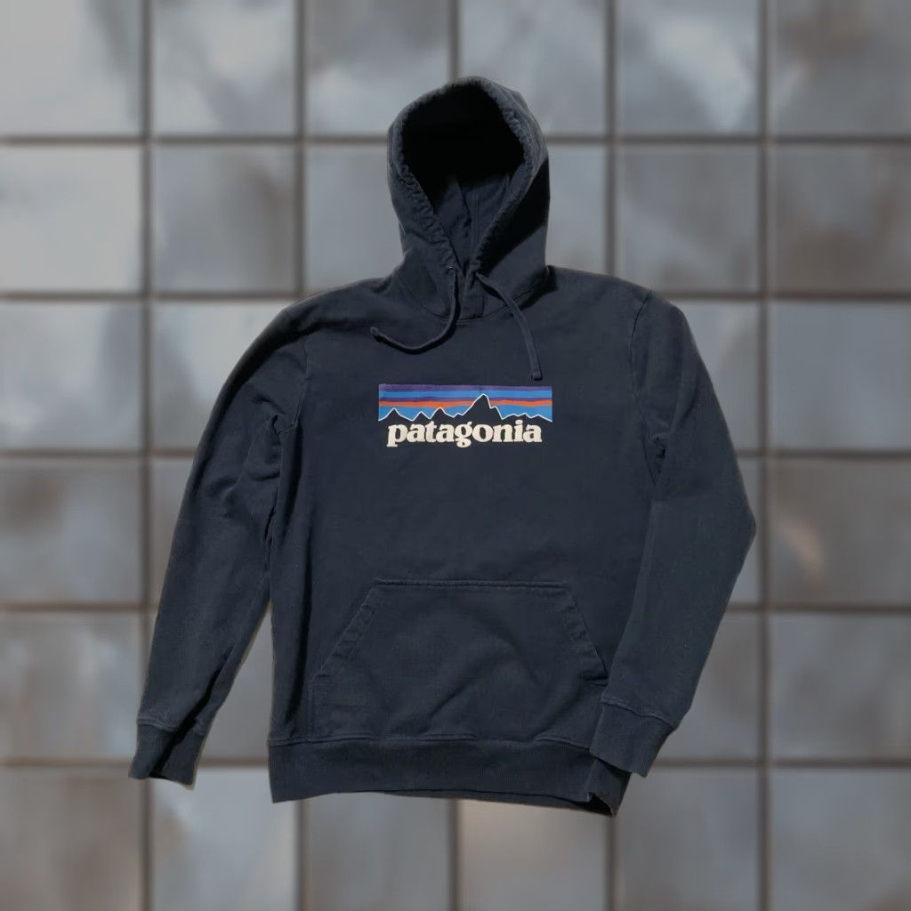 Patagonia Patagonia Hoodie P-6 Mountain Range Uprisal Navy Blue Pullover Sz. M Mens Size US M / EU 48-50 / 2 - 1 Thumbnail