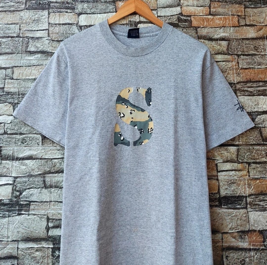 Stussy Vintage STUSSY S Camo Logo Tshirt Size US M / EU 48-50 / 2 - 2 Thumbnail