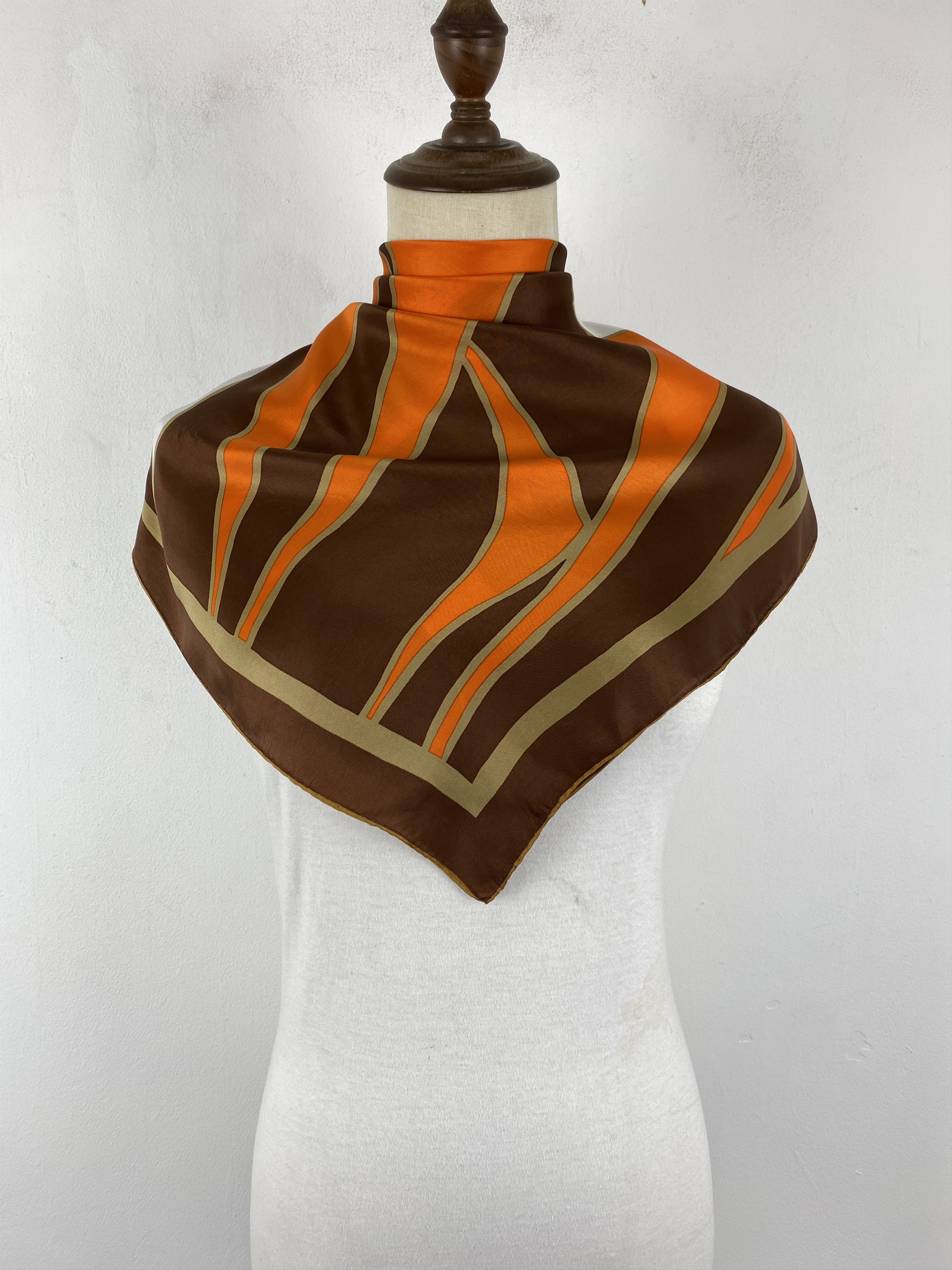 Vintage Geometry Design Silk Scarf / Muffler / Silk Shawl SN0068 Size ONE SIZE - 1 Thumbnail