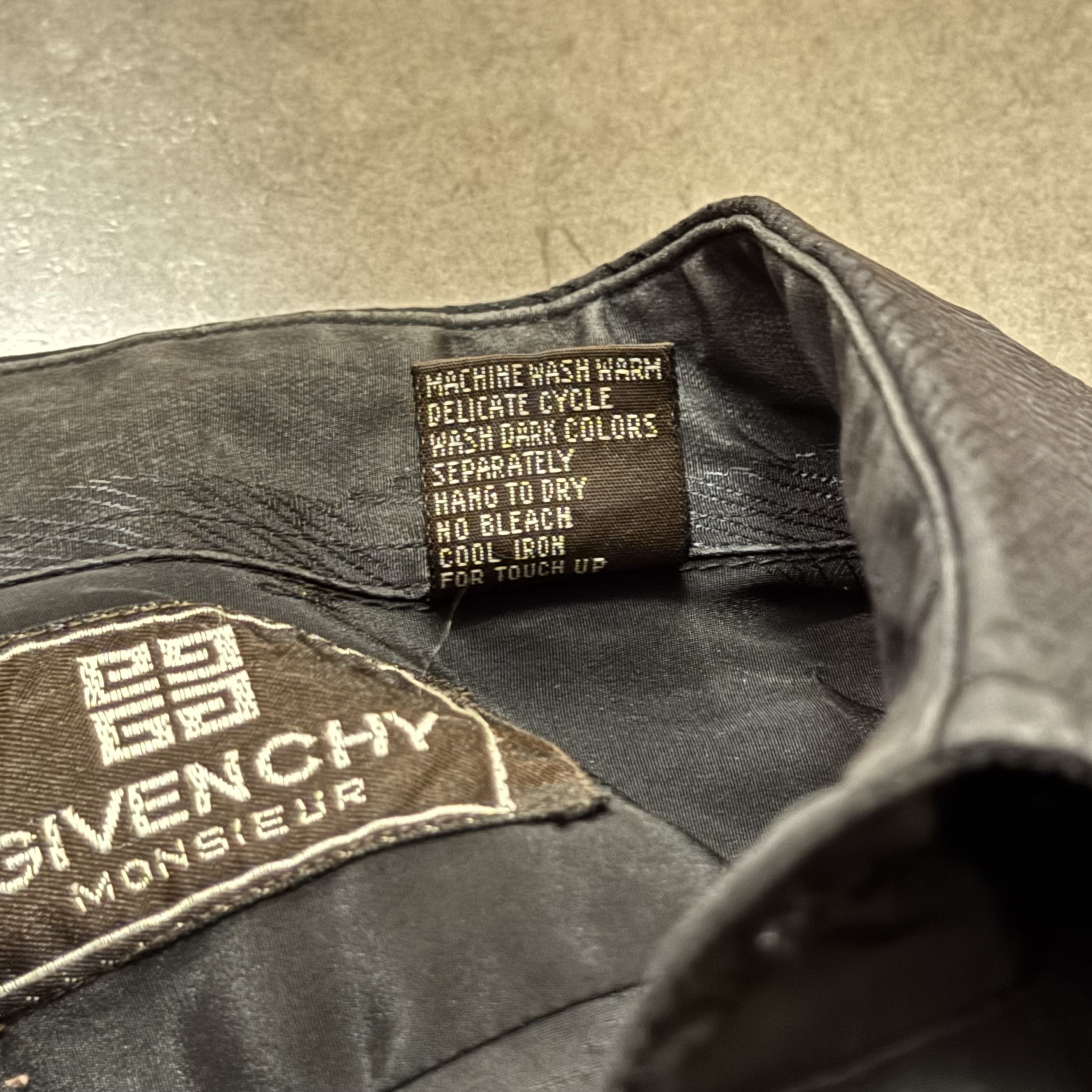Givenchy Vintage Givenchy Monsieur Black Logo Pattern Dress Shirt, M Size US M / EU 48-50 / 2 - 8 Thumbnail