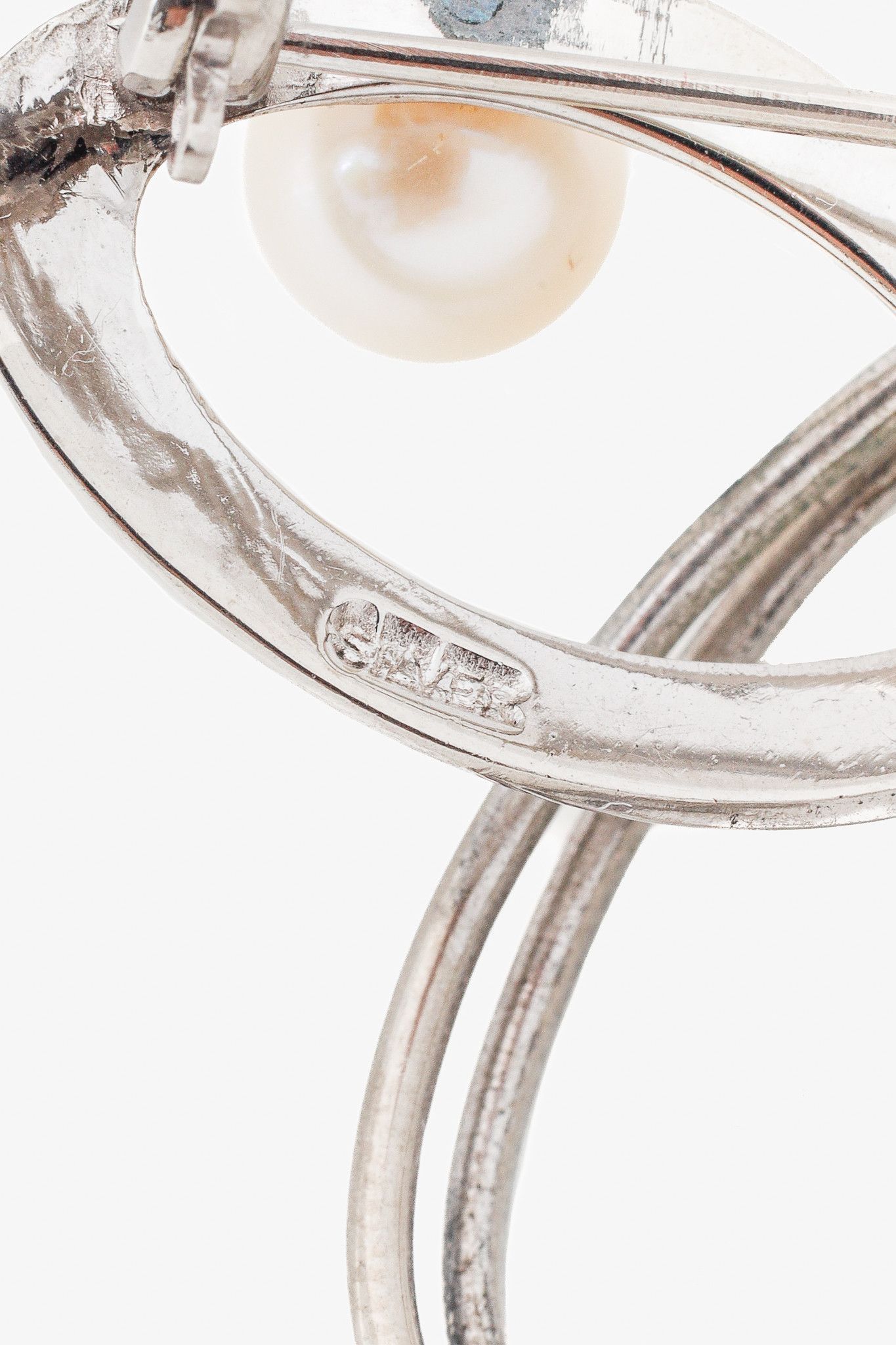 Other Silver Pearl-Embellished Loop Brooch Size ONE SIZE - 4 Thumbnail