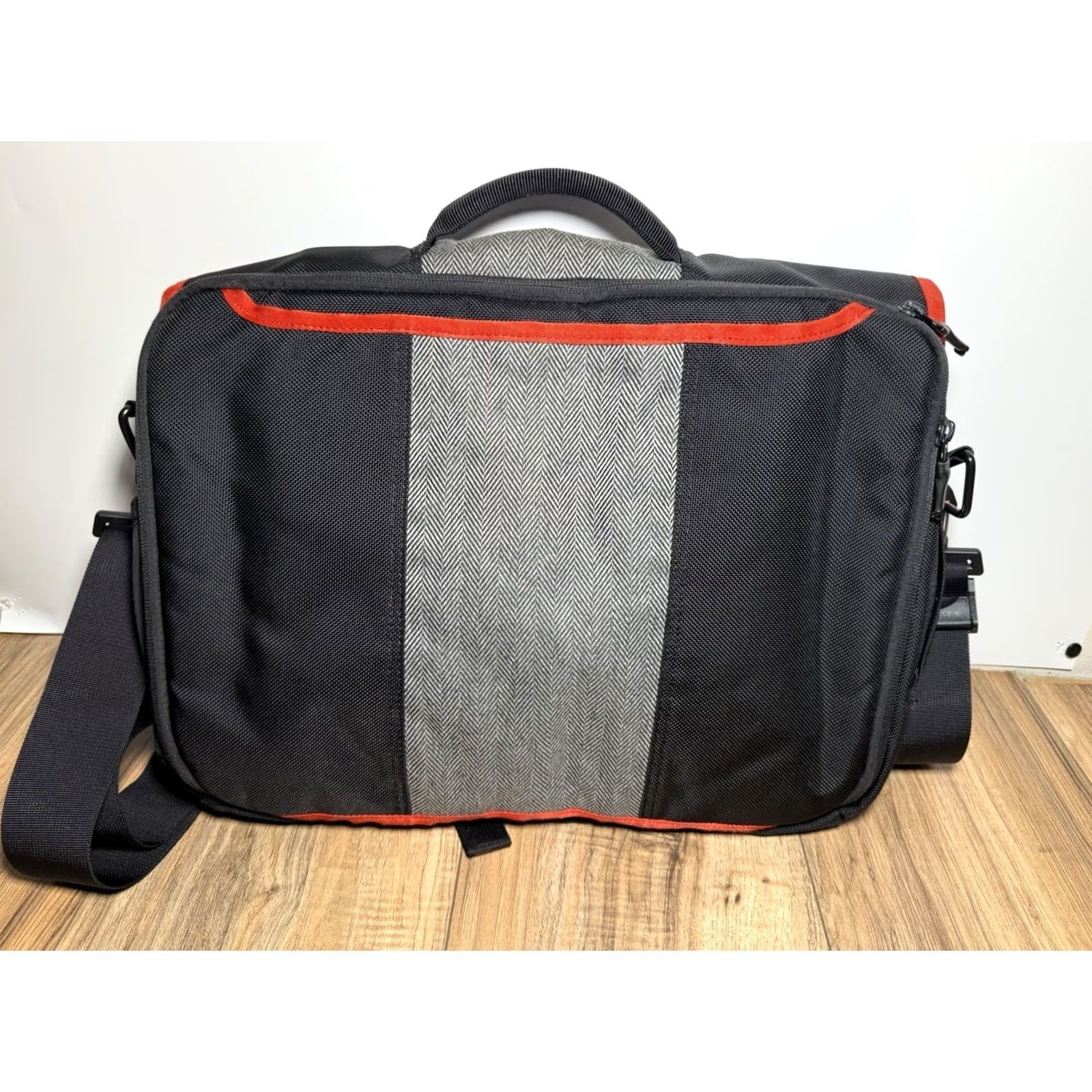 Vintage Timbuk2 Commute Black Red Nylon Messenger Bag Crossbody Laptop Case 17”x12” Mens Womens Unisex Adults Small Bag Size ONE SIZE - 4 Thumbnail