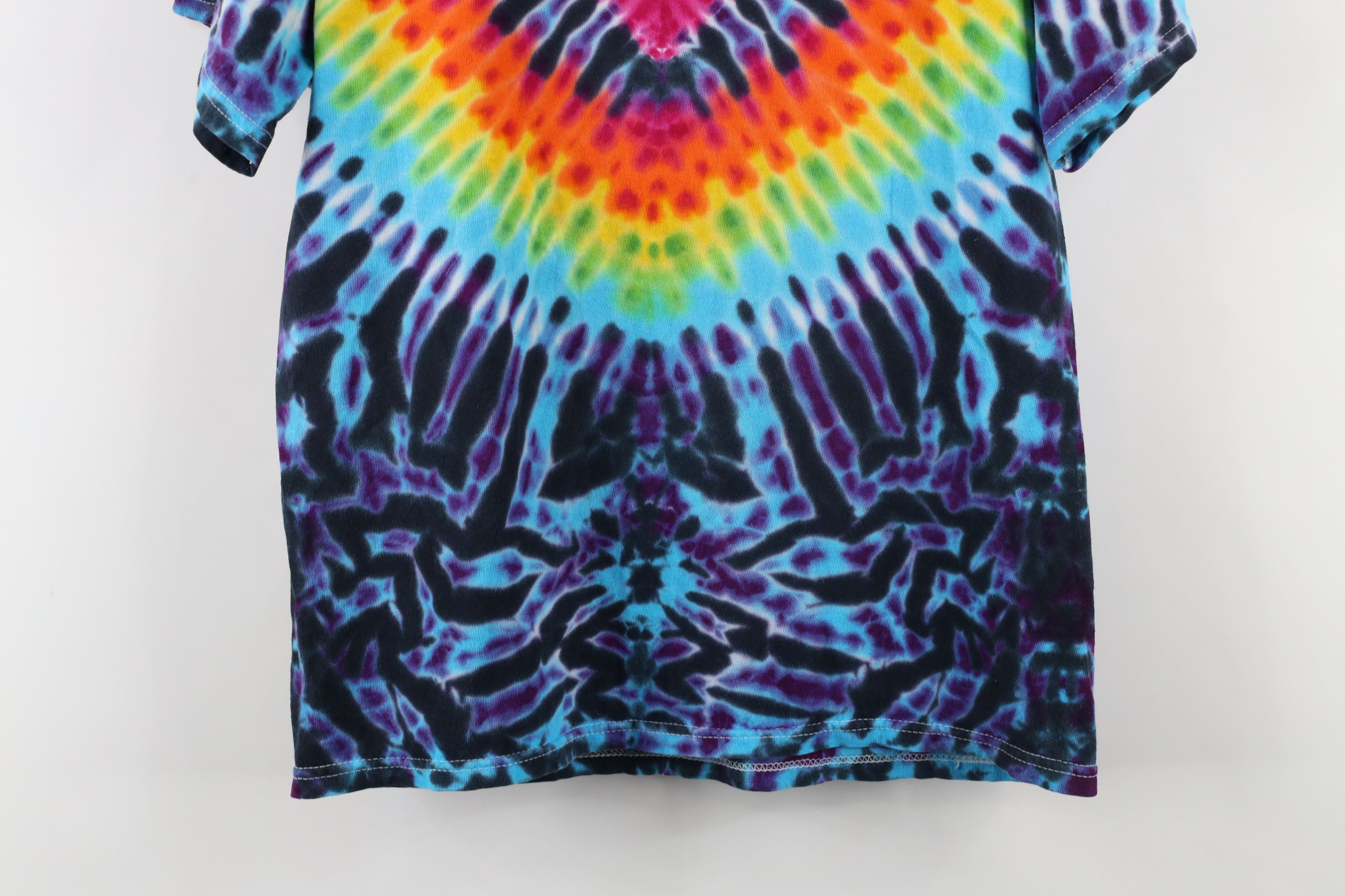 Vintage Vintage Y2K Streetwear Rainbow Tie Dye Heart T-Shirt Cotton Size S / US 4 / IT 40 - 3 Thumbnail