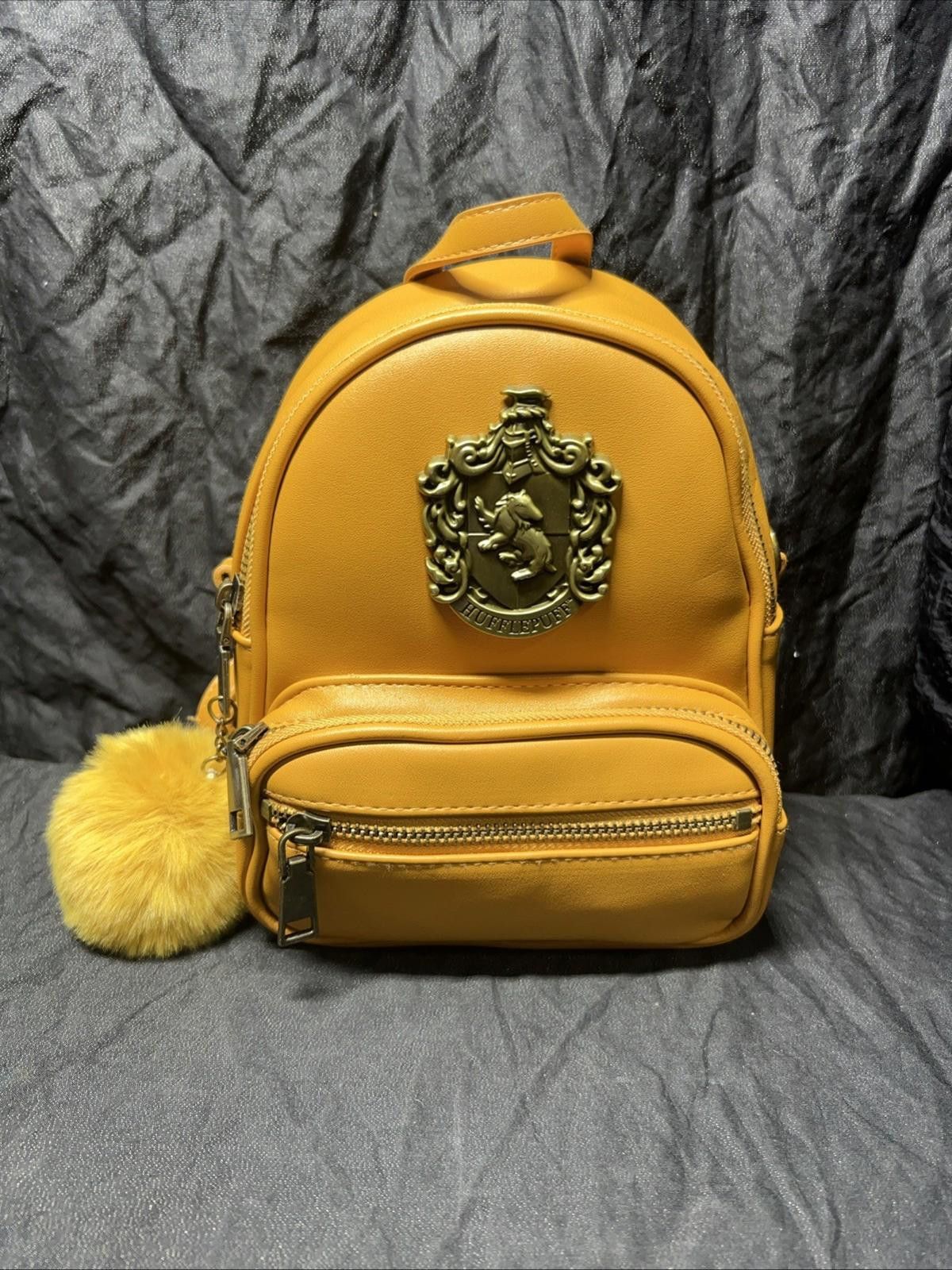 Other Harry Potter Hufflepuff Crest Mini Backpack NEW Universal Size ONE SIZE - 1 Thumbnail