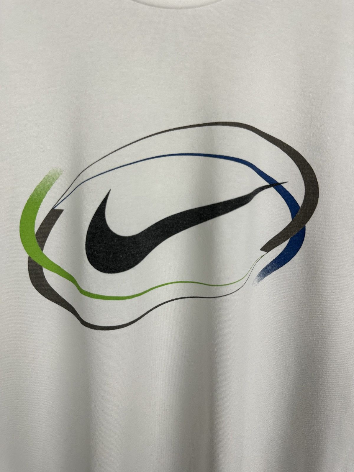 Nike 90s Vintage Nike Big Center Swoosh Reflective Logo T Shirt Size US L / EU 52-54 / 3 - 3 Thumbnail