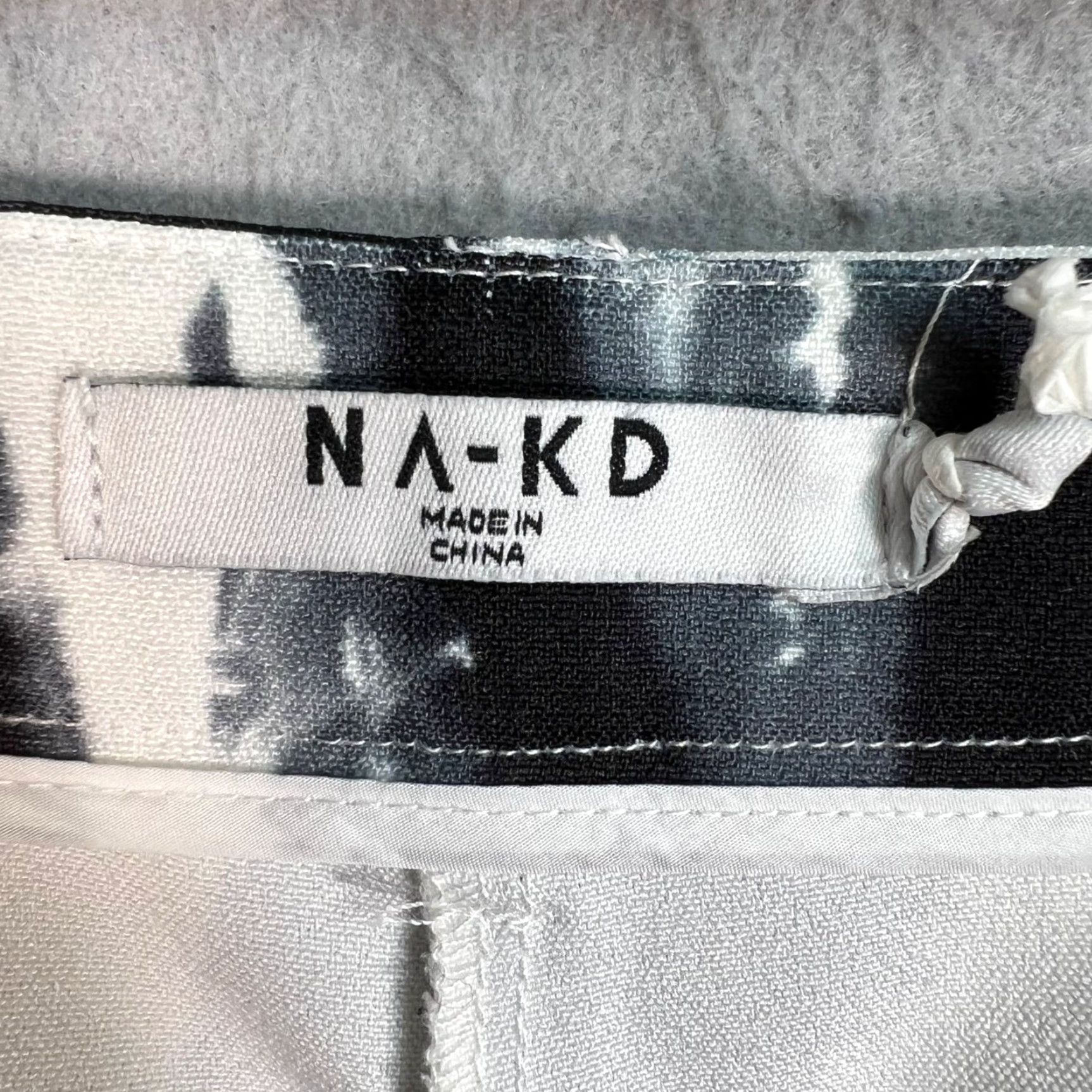 Vintage NA-KD Womens 36 Black & White Printed Straight Leg Pants Size 26" / US 2 / IT 38 - 3 Thumbnail