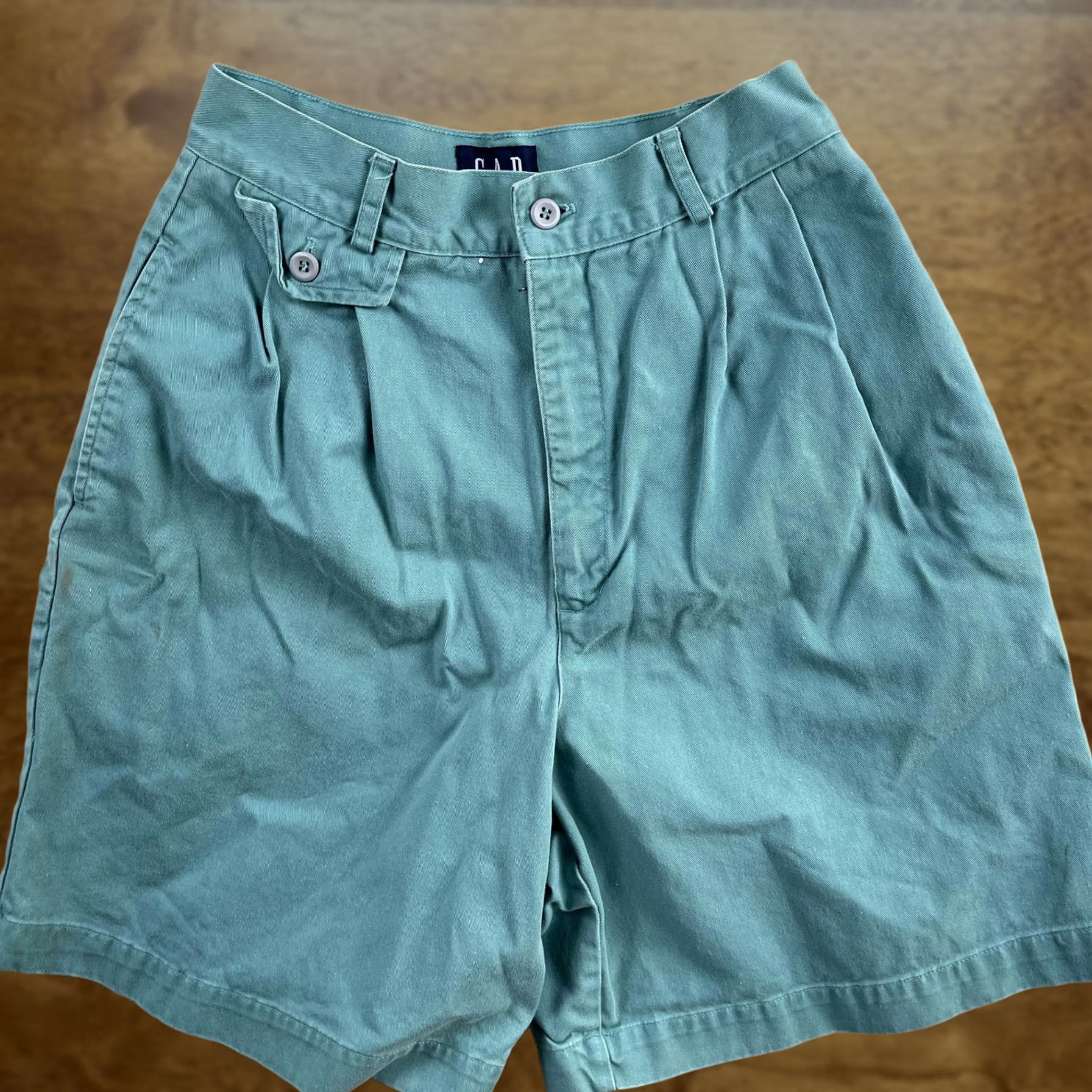 Gap VINTAGE Gap Shorts Womens 26" Green Pleated Chino High Waist Casual 90s USA Size 26" / US 2 / IT 38 - 1 Thumbnail