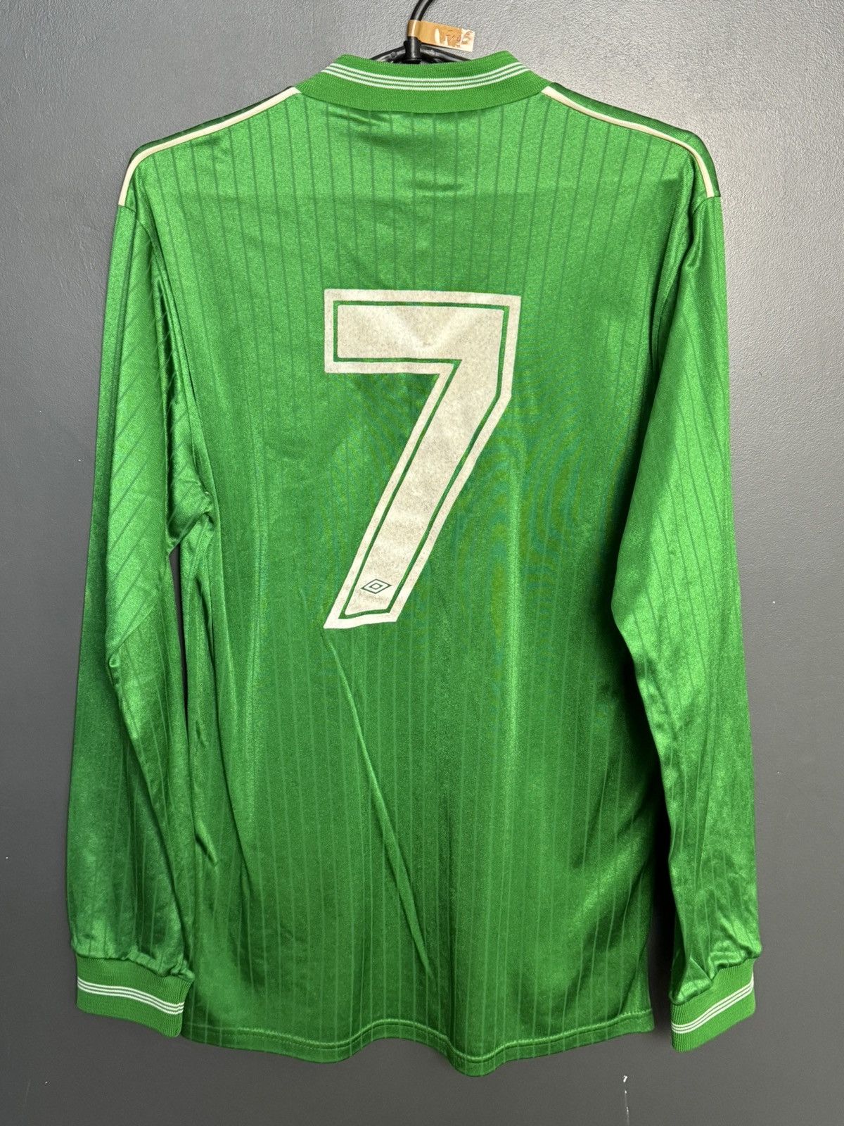 Umbro Northern Ireland 80s HomeFootball Long Sleeve Jersey Size US M / EU 48-50 / 2 - 2 Thumbnail