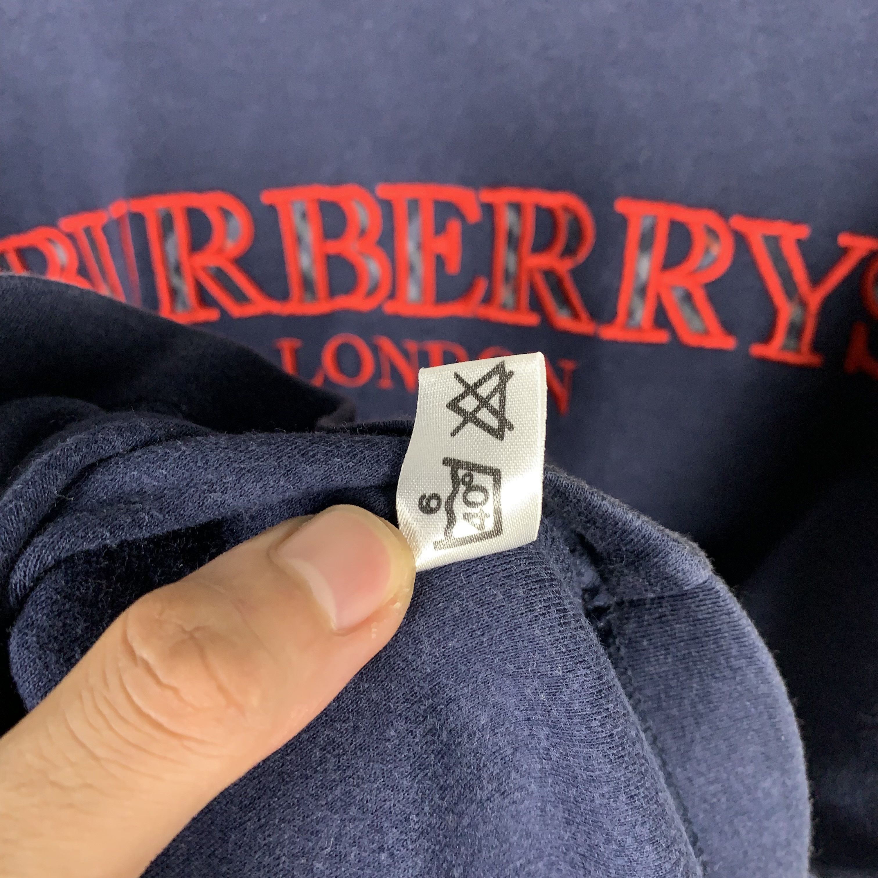 Burberry Vintage Burberry London Tshirt Size US M / EU 48-50 / 2 - 3 Thumbnail