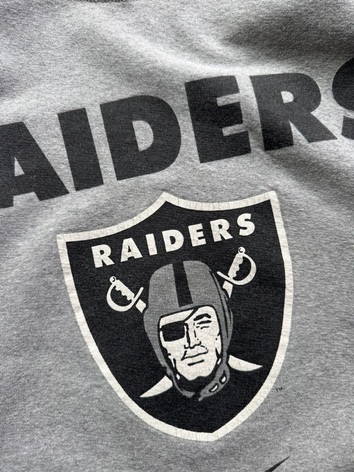 Nike Nike Raiders Vintage 90s Football sweatshirt y2k size M USA Size US M / EU 48-50 / 2 - 5 Thumbnail