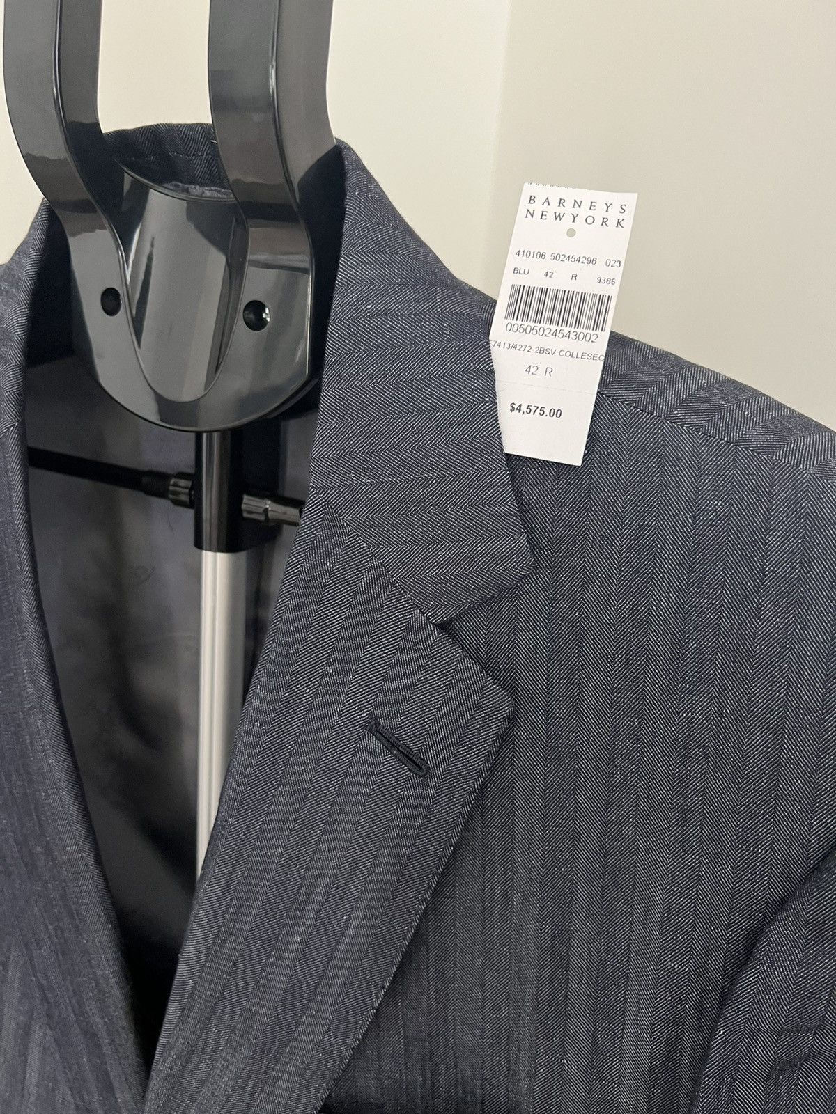 Barneys New York × Brioni Brioni Size 42R US / 52R IT Navy Pinstripe Linen Wool Blazer Size 42R - 2 Thumbnail