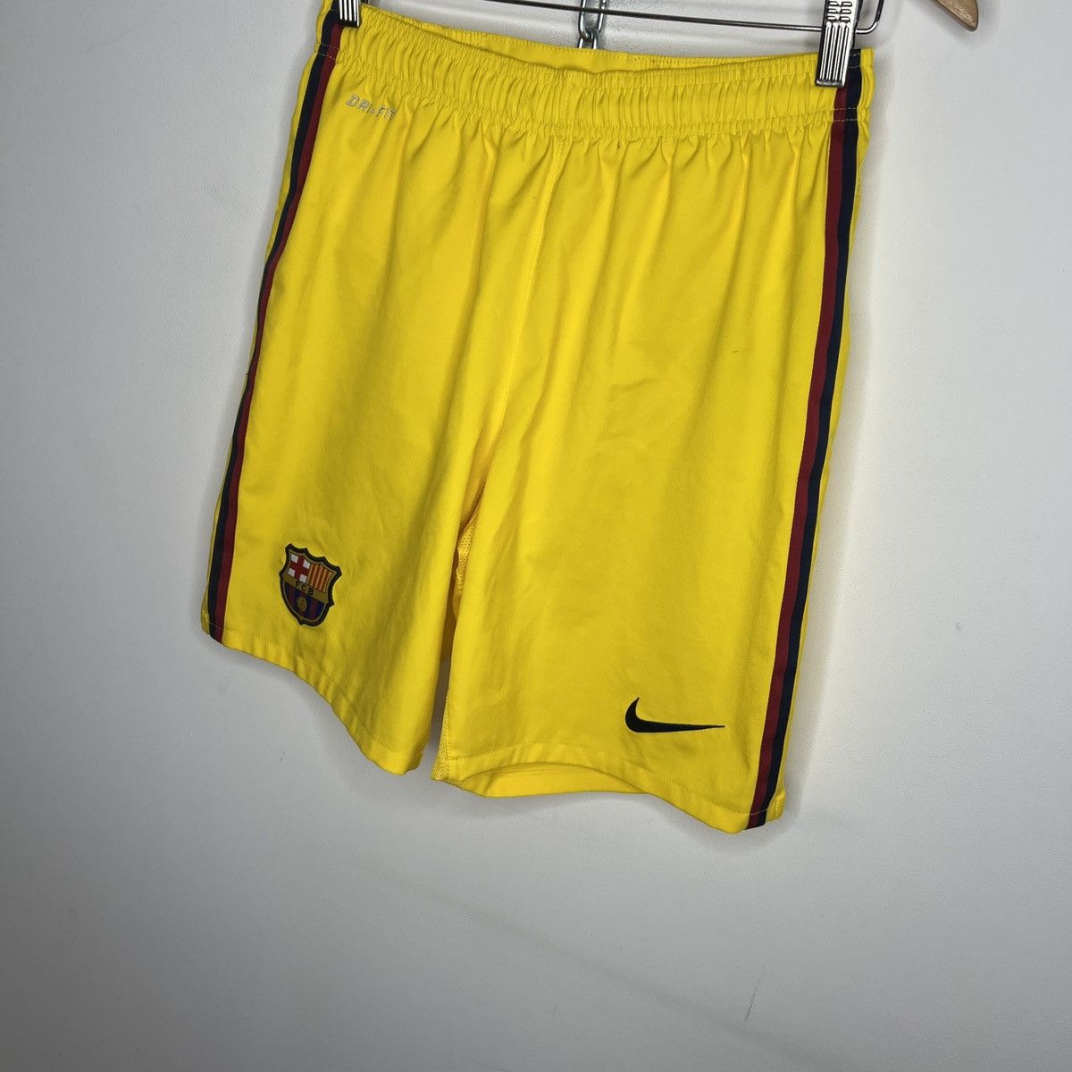 Nike Mens Vintage Nike FC Barcelona Shorts Size L Size US 32 / EU 48 - 2 Thumbnail