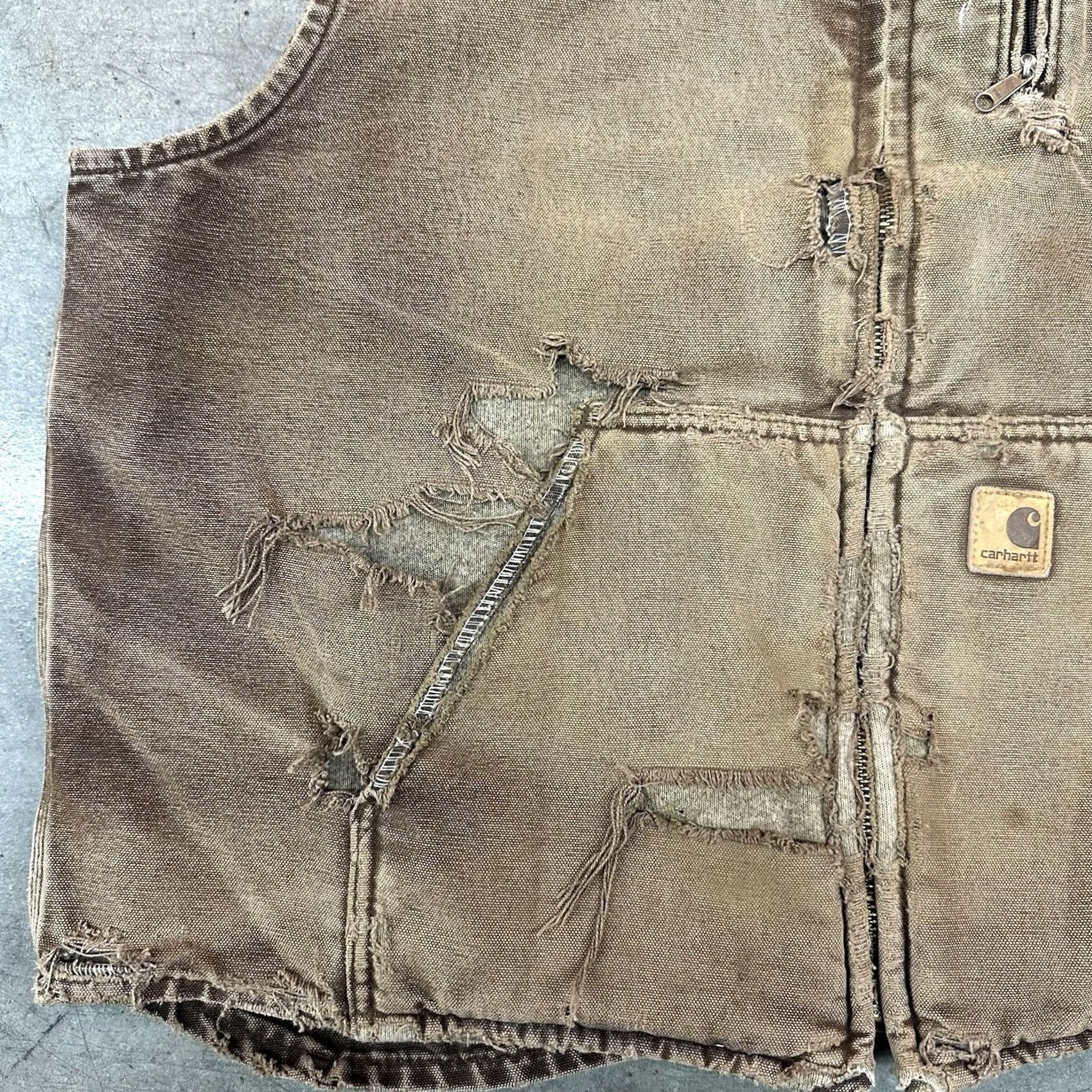 Carhartt VINTAGE Carhartt V33 DKB Sherpa Lined Vest Brown Thrashed Distressed Men’s XL Zip Up Size US XL / EU 56 / 4 - 3 Thumbnail