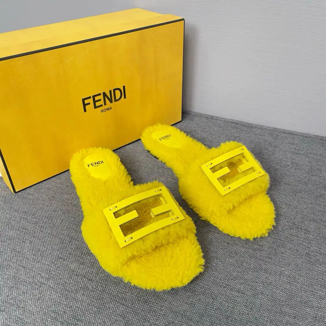 Fendi Mustardmink Leather Women's Slippers 37 in Yellow, Women's