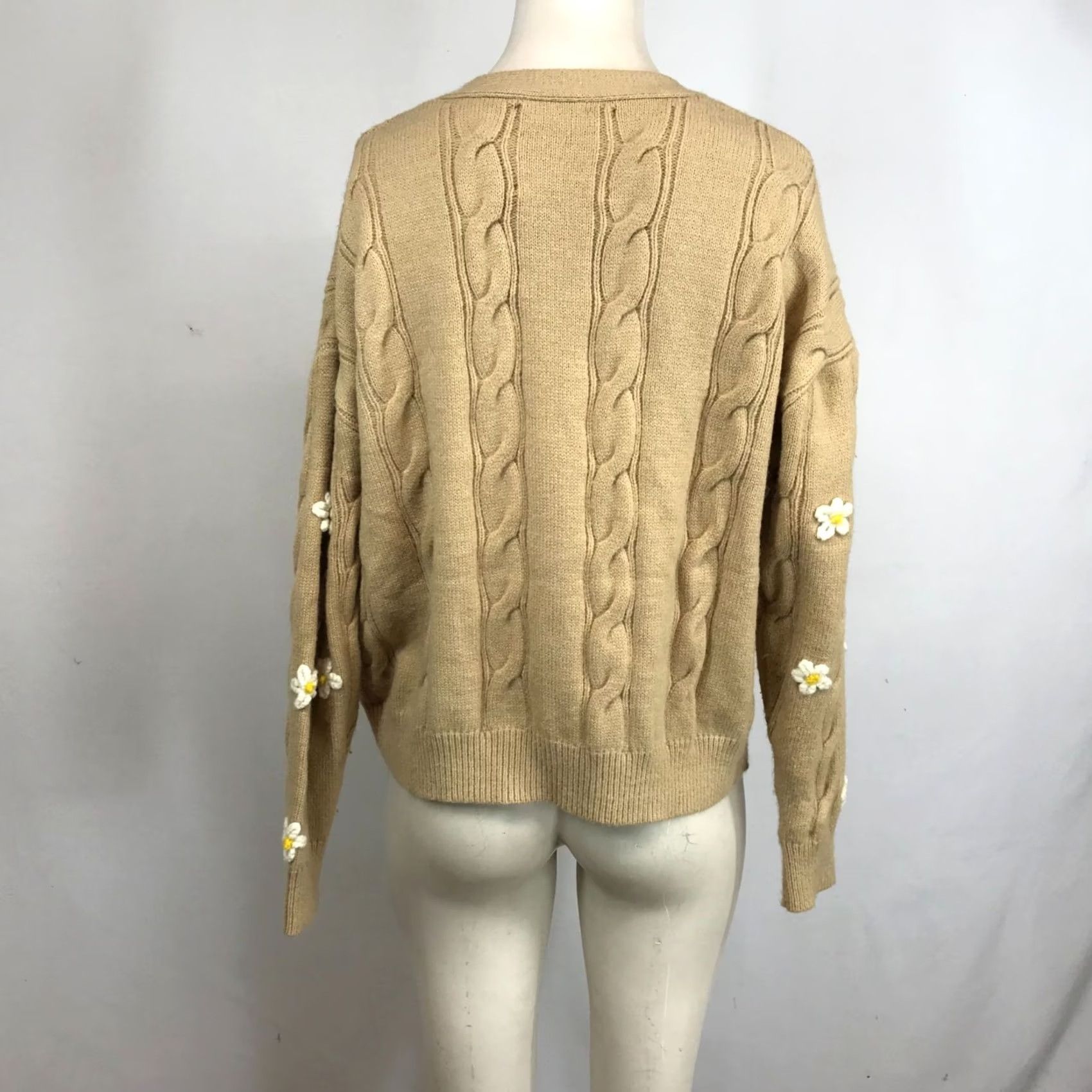 Vintage & MERCI Cardigan Women’s S Tan Long Sleeve Cable Knit V Neck Wool Blend/ Knit Size S / US 4 / IT 40 - 5 Thumbnail