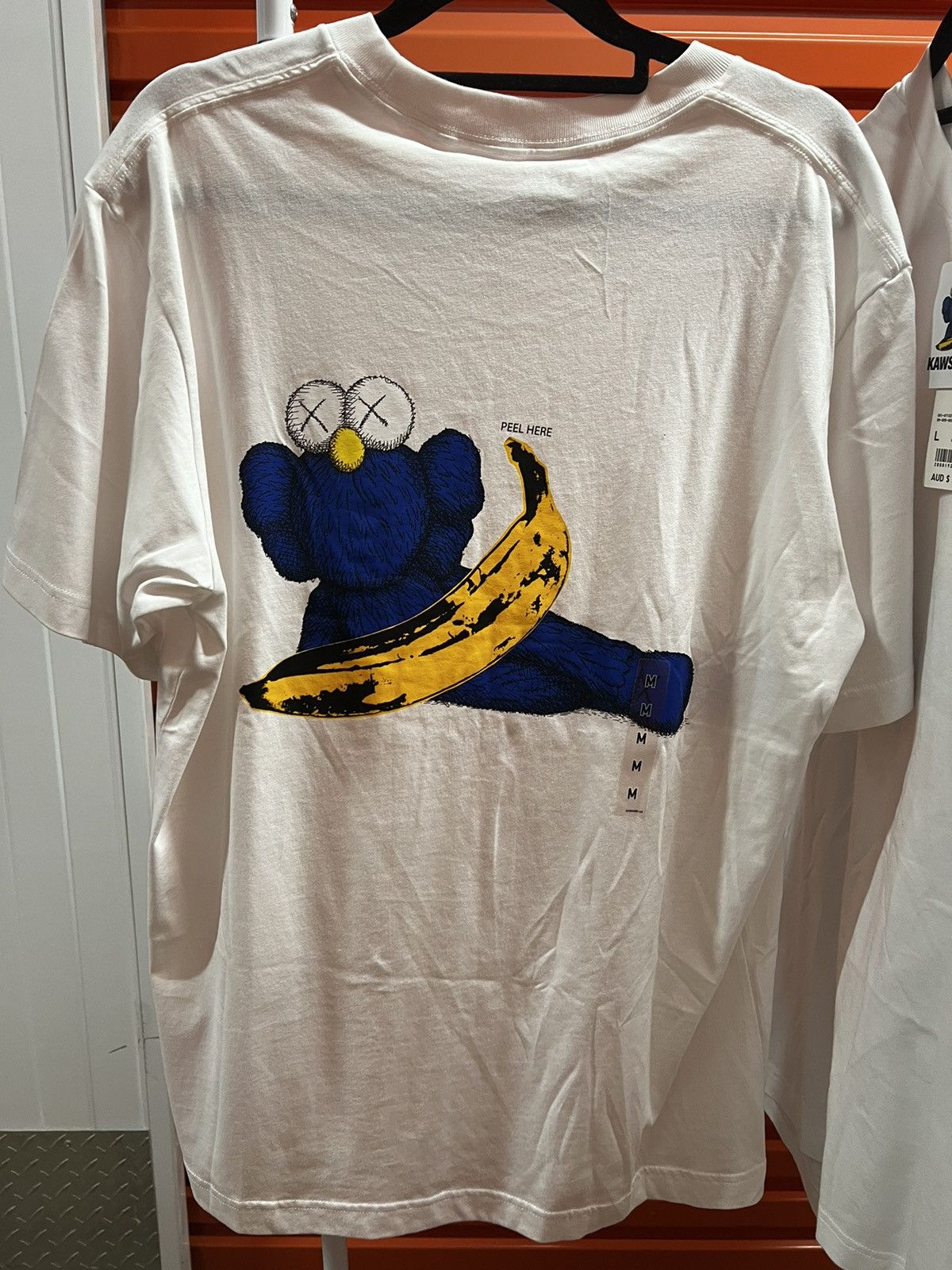 Andy Warhol × Kaws × Uniqlo Kaws White Andy Warhol Uniqlo Blue Banana Tshirt M Size US M / EU 48-50 / 2 - 3 Thumbnail