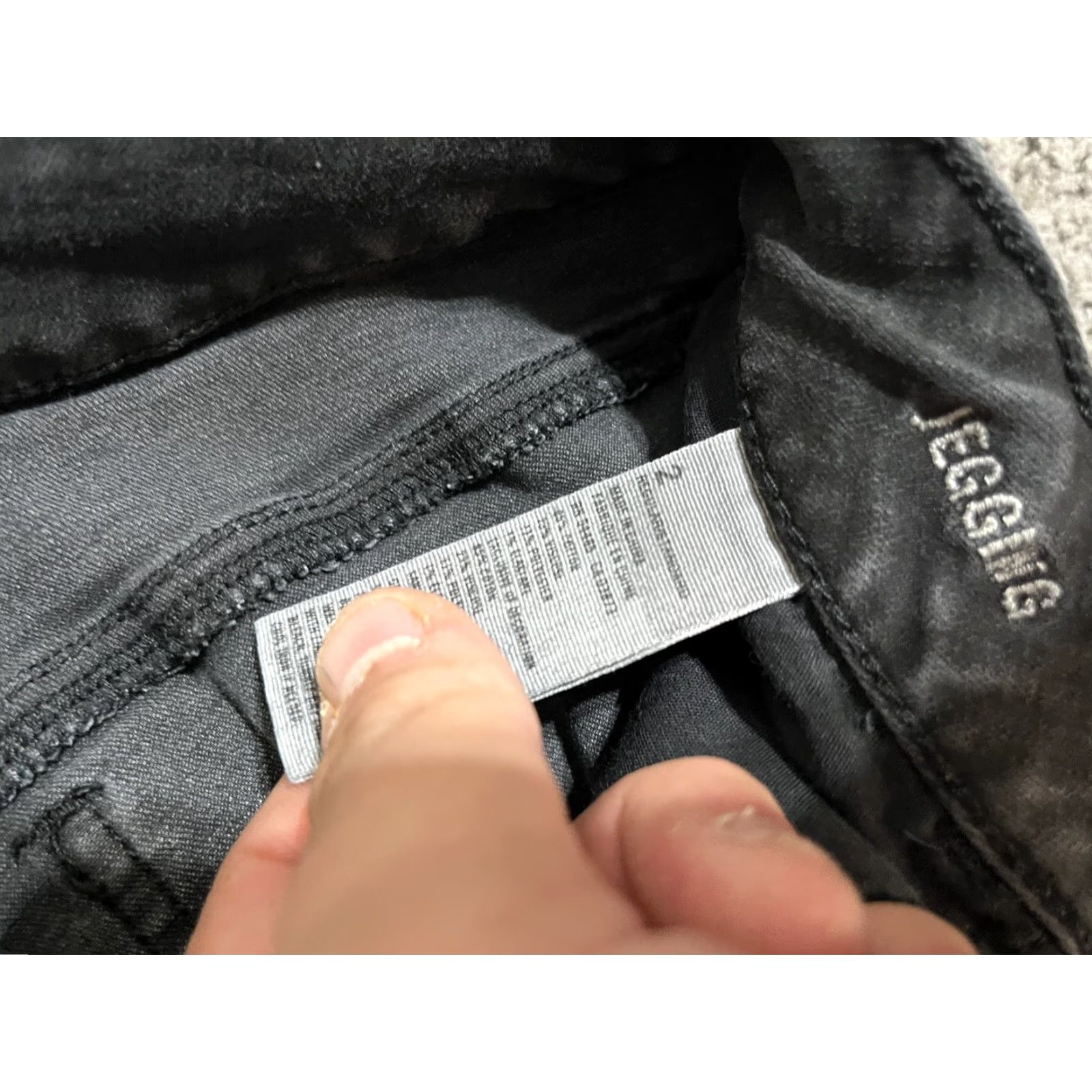 American Eagle Outfitters American Eagle Jeans Size 2 Black Mid Rise Jeggings Super Stretch Size 26" / US 2 / IT 38 - 6 Thumbnail