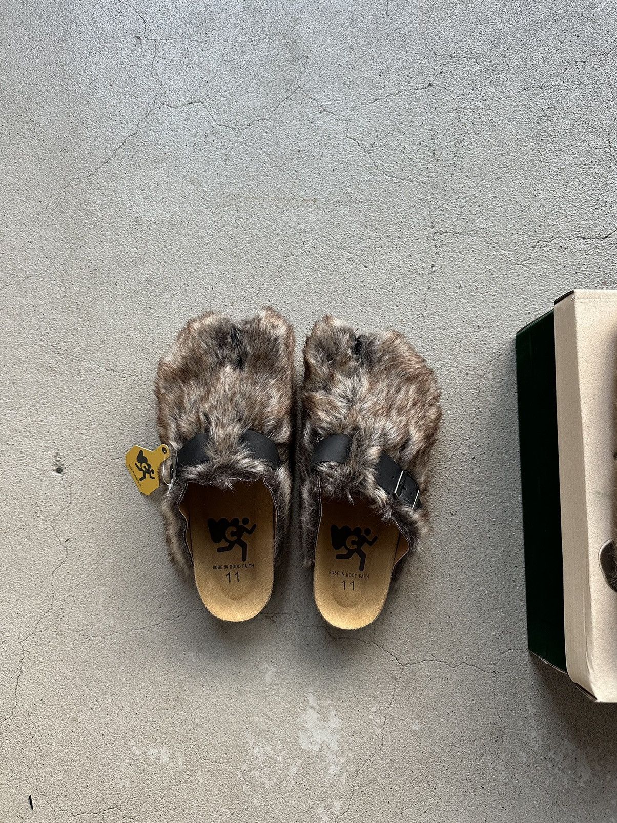 Rose in good faith goat fur Tabi clogs New Sz 13 ROSE IN GOOD FAITH Goat Tabi Mule | Grailed main image 3