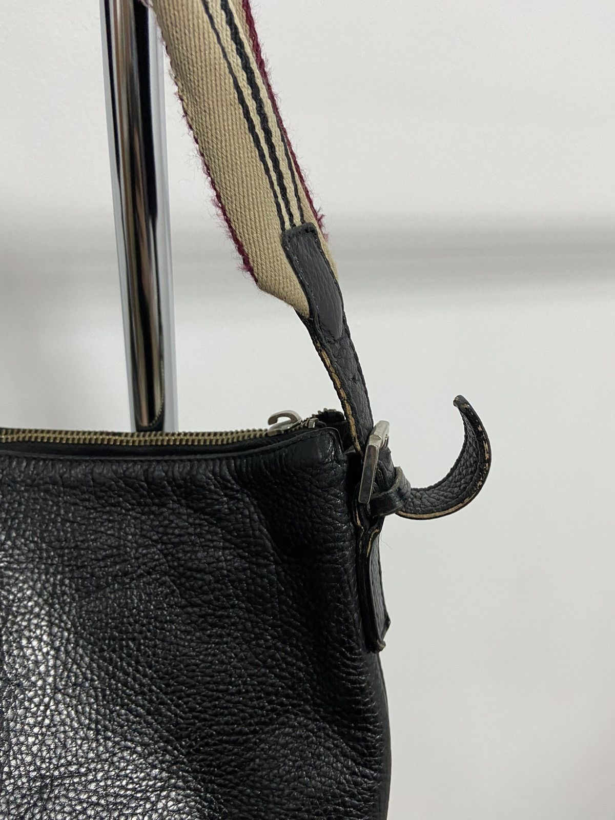 Burberry × Vintage Burberry Small Logo Vintage Leather Bag Luxury Size ONE SIZE - 6 Thumbnail