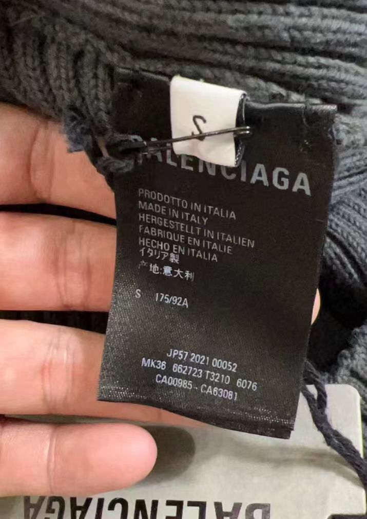 Balenciaga Balenciaga Black Eco friendly Letter Knitted 2410-Nextarrow Size US S / EU 44-46 / 1 - 6 Thumbnail