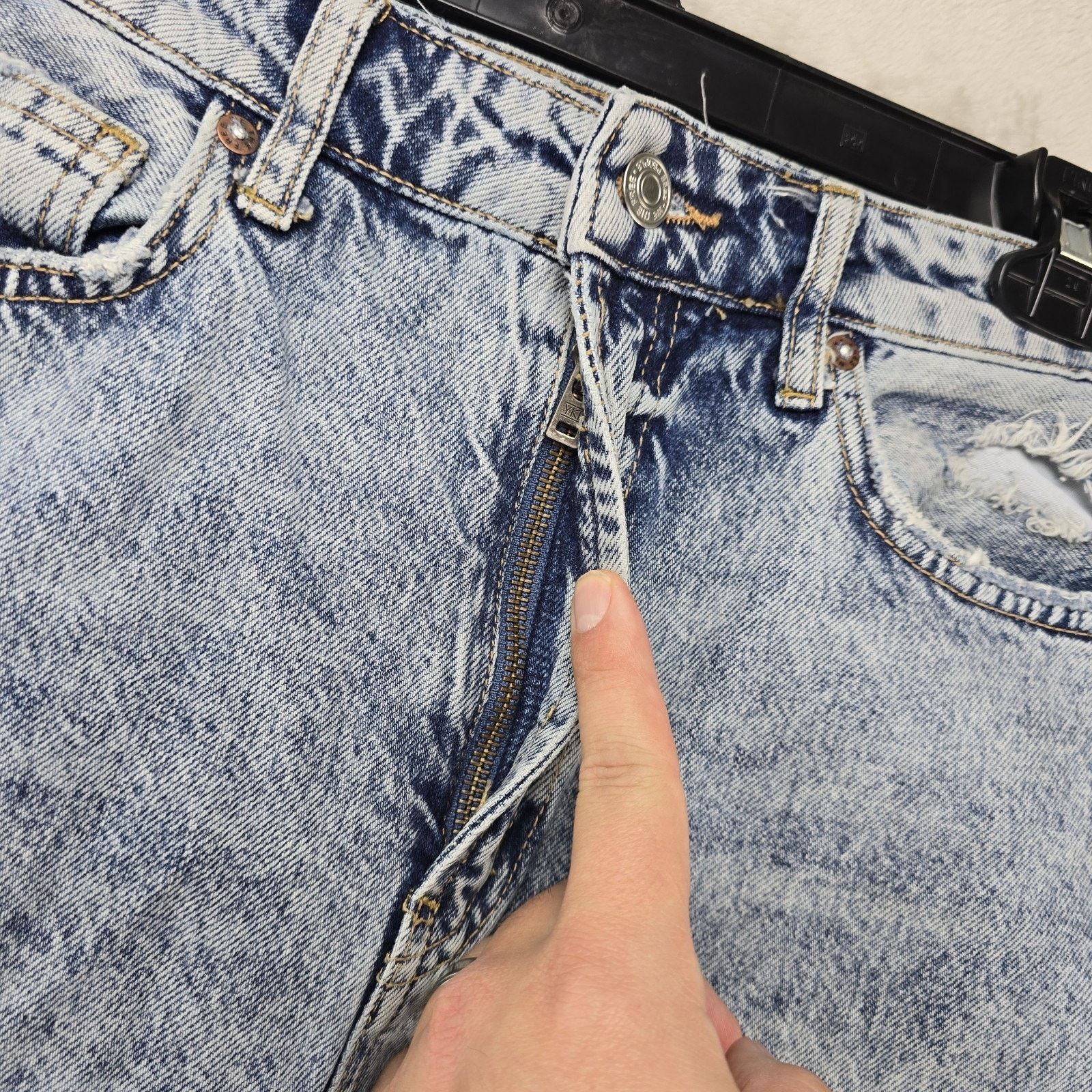 Free People We The Free Jeans Womens 27 Straight Leg Distressed 27x32 Size 27" / US 4 / IT 40 - 5 Thumbnail