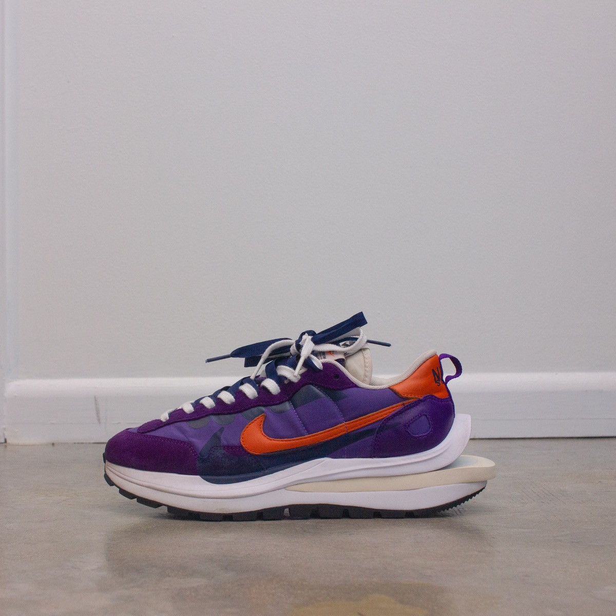 Nike × Sacai Nike X Sacai Vaporwaffle Dark Iris Men's - DD1875-500 US: 9 Size US 9 / EU 42 - 5 Thumbnail