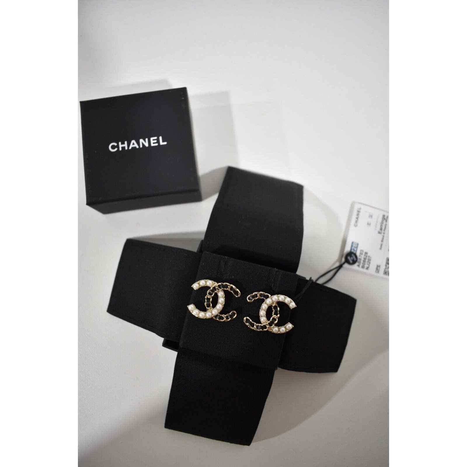 Chanel Chanel Pearl White Gold Black Drop Statement Stud Earrings Size ONE SIZE - 2 Thumbnail