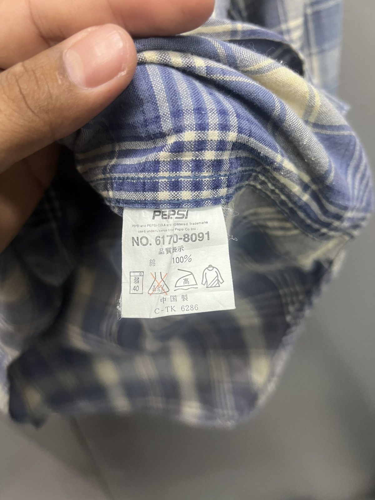 Vintage Vintage Pepsi Shirt Button Ups Size US L / EU 52-54 / 3 - 7 Thumbnail
