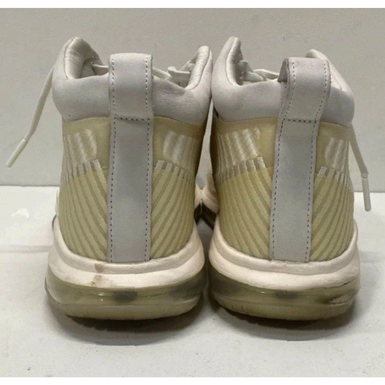 Nike VINTAGE Nike Men LeBron Icon x JohnElliott Clear Parachute Beige Sneakers AQ0114-200 Size 11 Size US 11 / EU 44 - 5 Thumbnail
