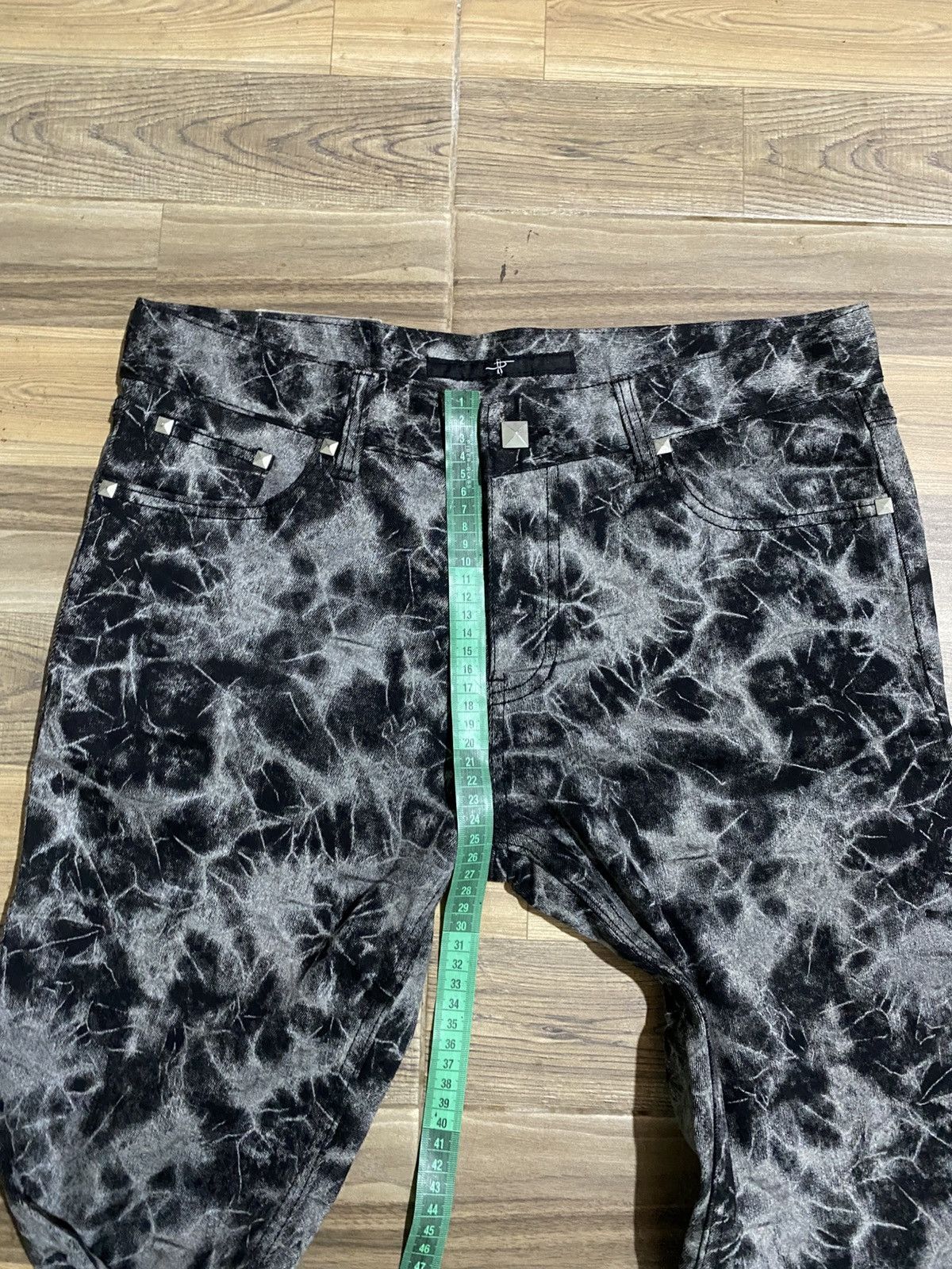 NO ID NO ID SPLATTER STUDDED SKINNY PANTS Size US 30 / EU 46 - 13 Thumbnail