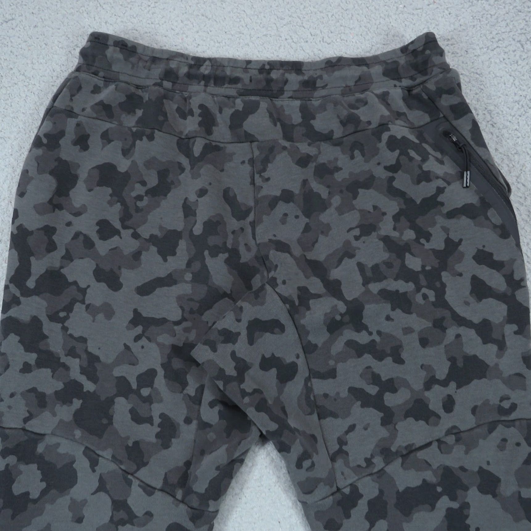 Nike Nike Tech Fleece Pants Men Large Camo Jogger Sweatpant NSW Black Gray NSW Size US 33 - 3 Thumbnail