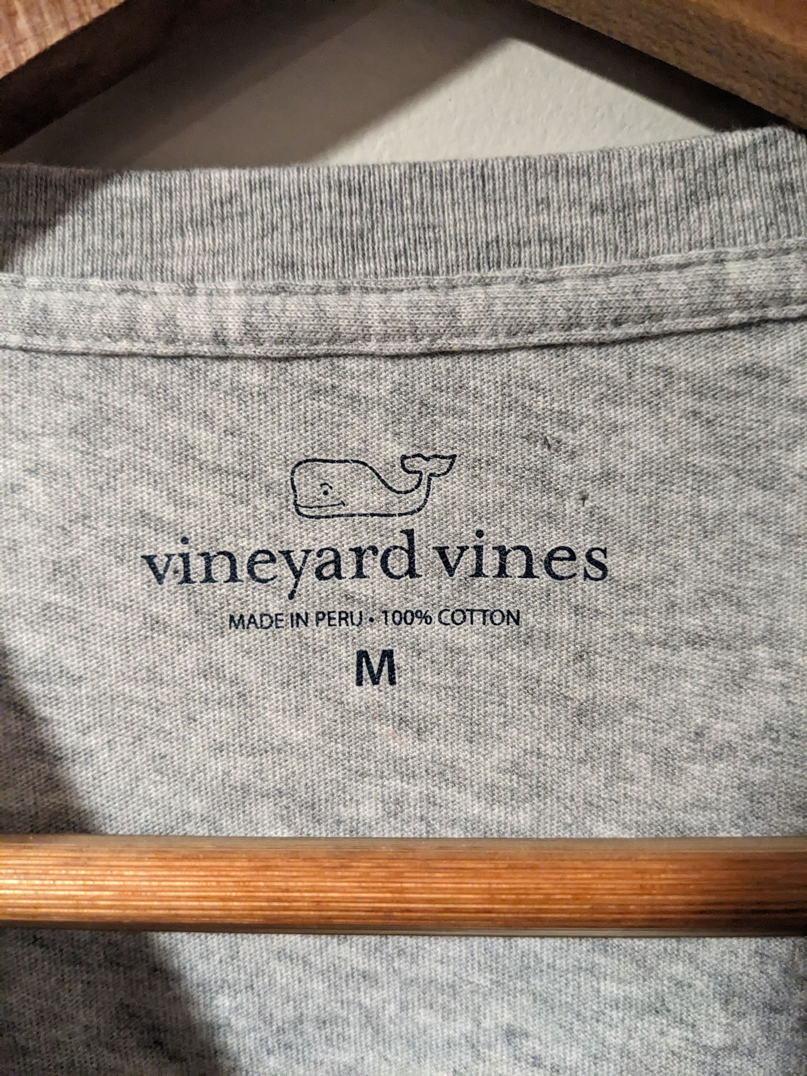 Designer × Vineyard Vines Vineyard Vines Fish Animal Nature Medium Long-Sleeve T-Shirt Size US M / EU 48-50 / 2 - 5 Thumbnail