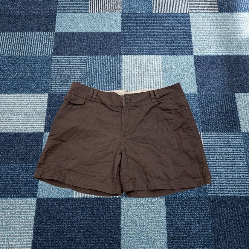 Vintage Columbia Women's Shorts 5.5" Inseam Gray Floral Embroidered Chino Casual Walking Hiking Bedtime Not Applicable Size 38" / US 16 / IT 52 - 1 Thumbnail