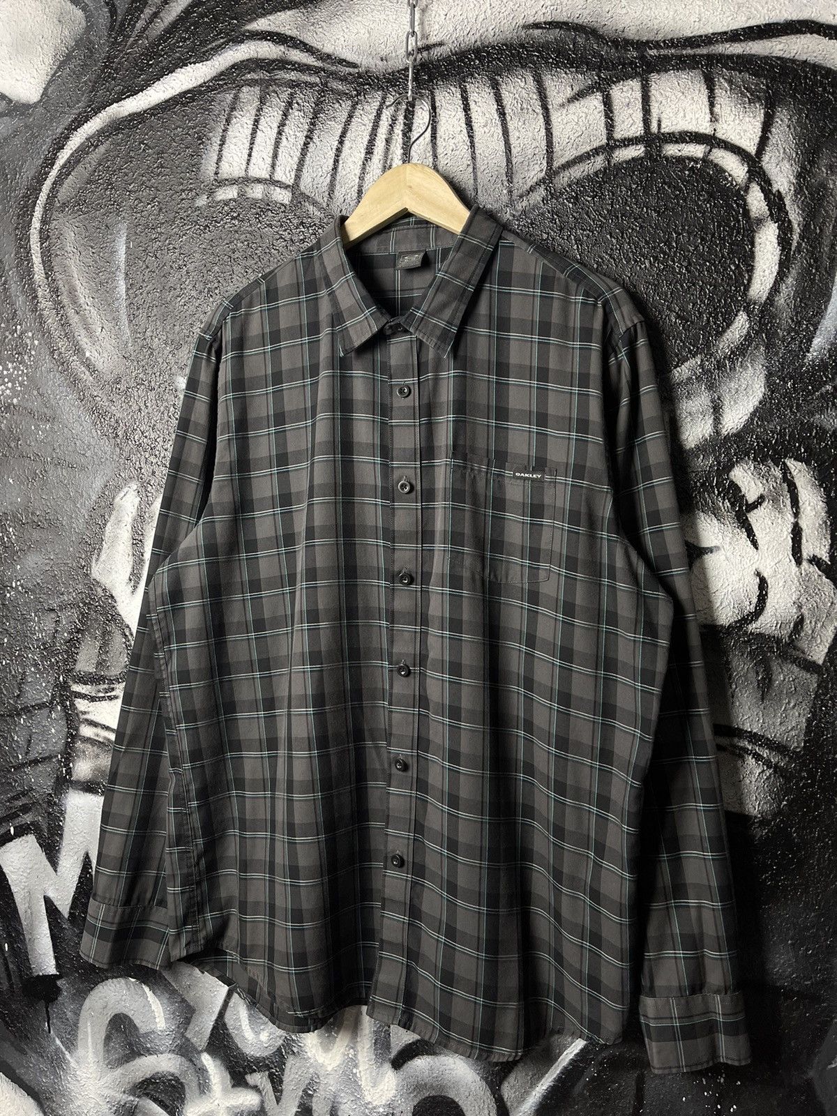 Oakley × Vintage Vintage Oakley Grey Plaid Shirt Men’s Size XL Size US XL / EU 56 / 4 - 1 Thumbnail