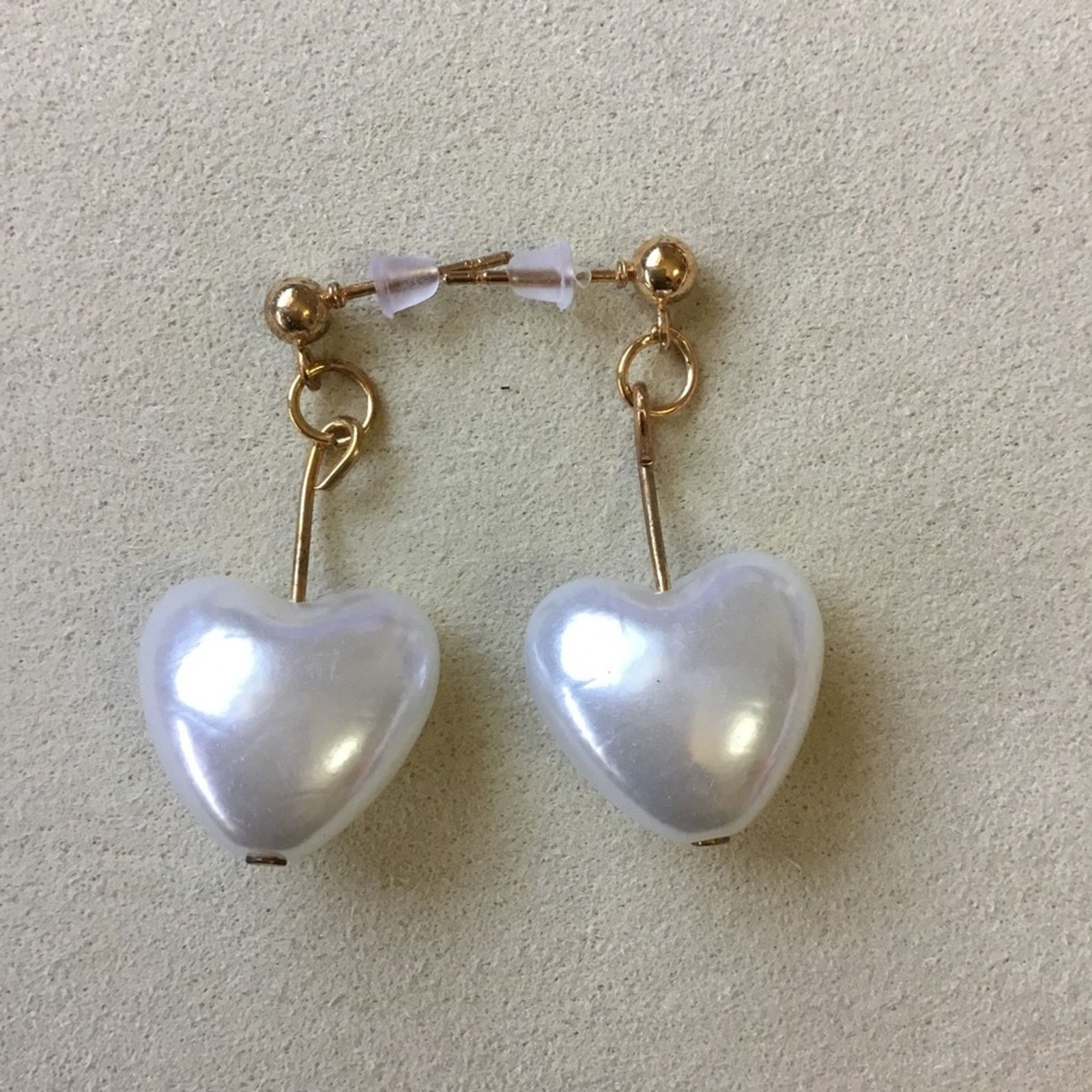 Other Gold Heart Shape Pearl Drop Earrings Size ONE SIZE - 5 Thumbnail