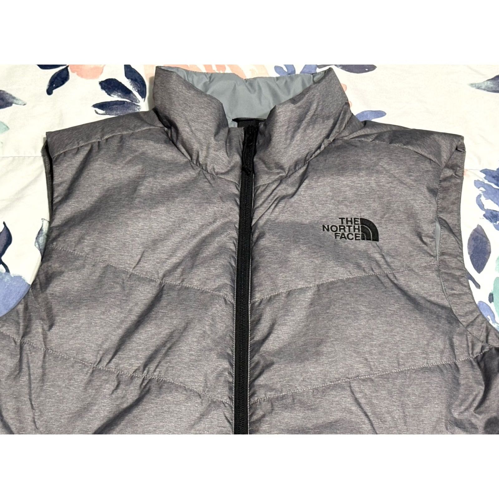 The North Face VINTAGE? NWT The North Face Junction Insulated Vest Mens L Gray Full Zip Quilted Size US L / EU 52-54 / 3 - 2 Thumbnail