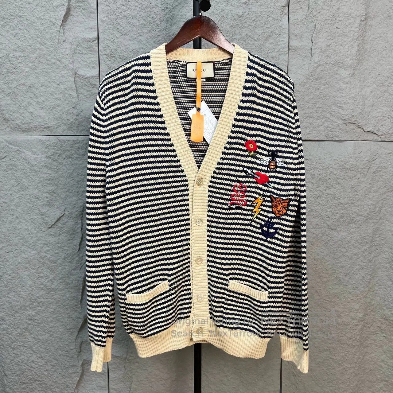 gucci striped v.