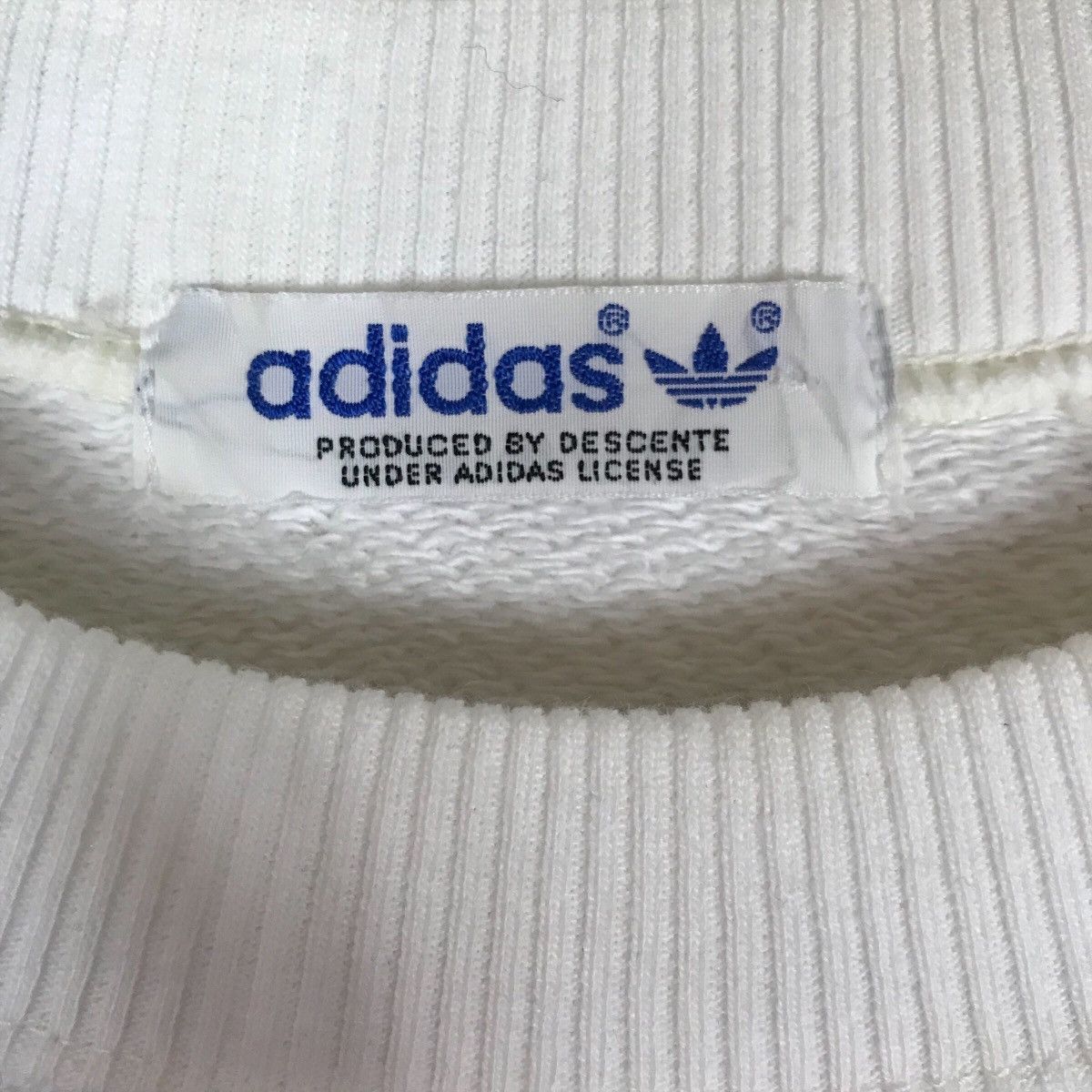 Adidas Adidas Small Logo Pullover Jumper Sweatshirt Size US L / EU 52-54 / 3 - 5 Thumbnail