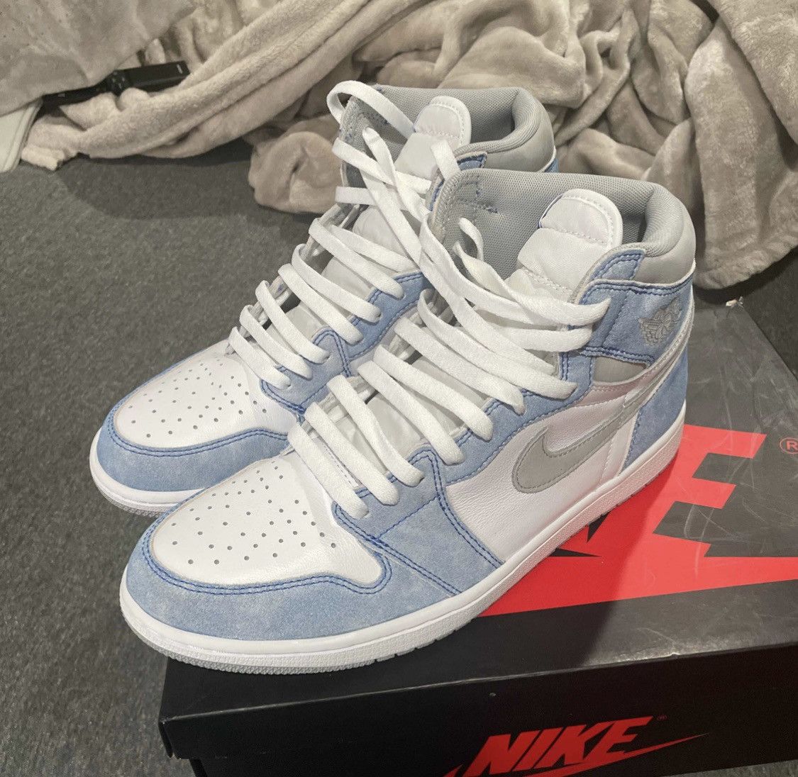 Jordan Brand Air Jordan 1 Hyper Royal 2021 Size 11 Size US 11 / EU 44 - 1 Thumbnail
