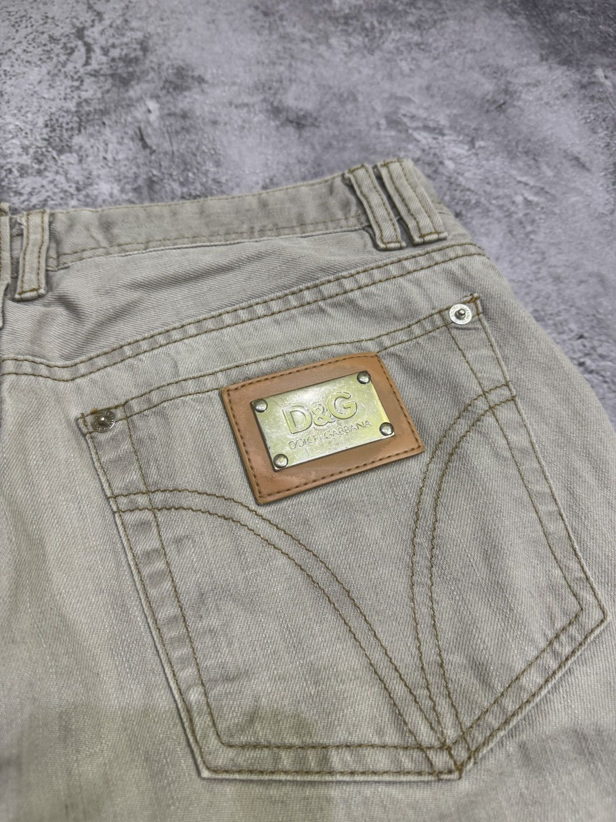 Dolce & Gabbana Dolce & Gabbana Vintage Metal Logo Denim Shorts Size US 34 / EU 50 - 2 Thumbnail