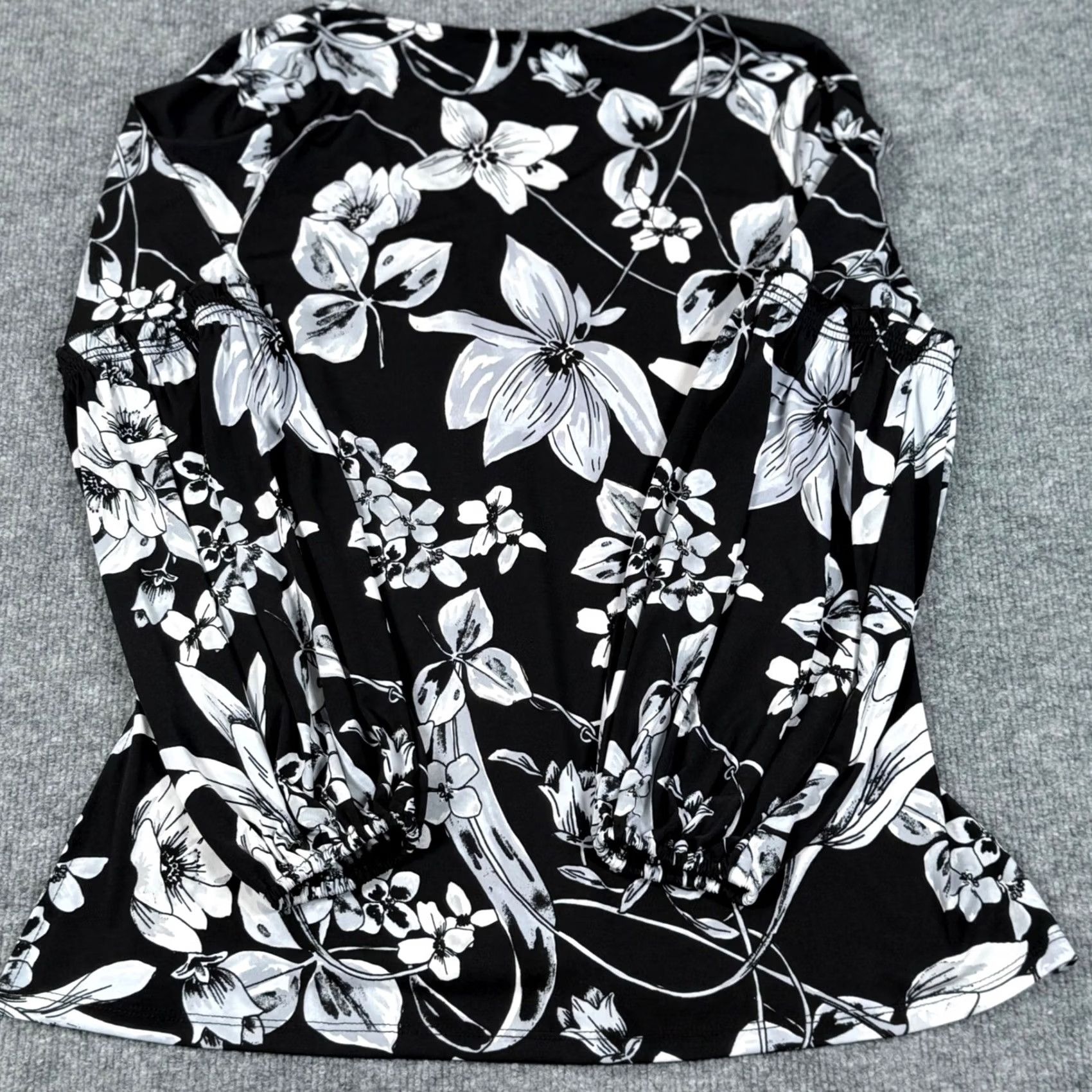 Vintage Karen Kane Blouse V-Neck Floral Print Long Sleeve Puff Sleeve Knit Top Blouse Womens S Black Gray White USA Made Size S / US 4 / IT 40 - 5 Thumbnail