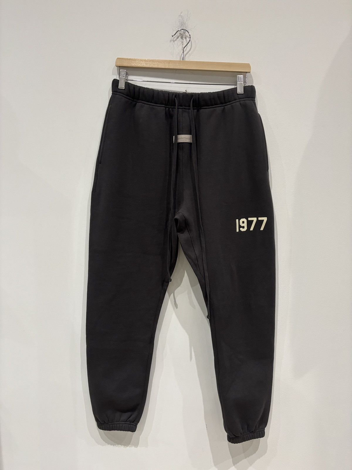 Fear of God Fear of God Essentials Sweatpants Iron Size US 32 / EU 48 - 1 Thumbnail