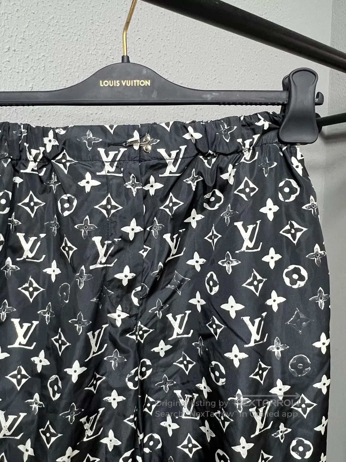 Louis Vuitton louis vuitton black monogram sports pants. Size US 38 / EU 54 - 3 Thumbnail