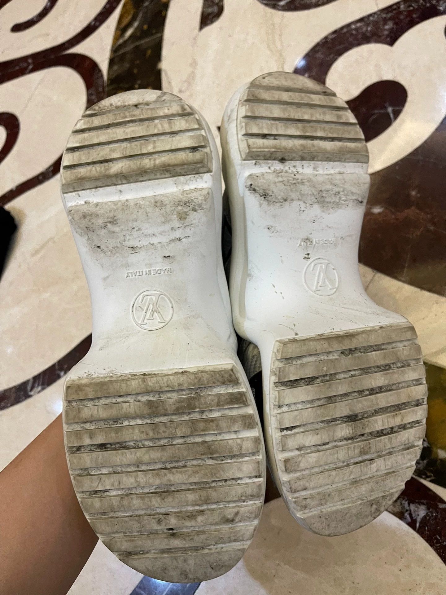 Louis Vuitton LV Dad Sneakers 38 (9.8/10, 2x Worn) Authentic Size US 7.5 / IT 37.5 - 6 Thumbnail