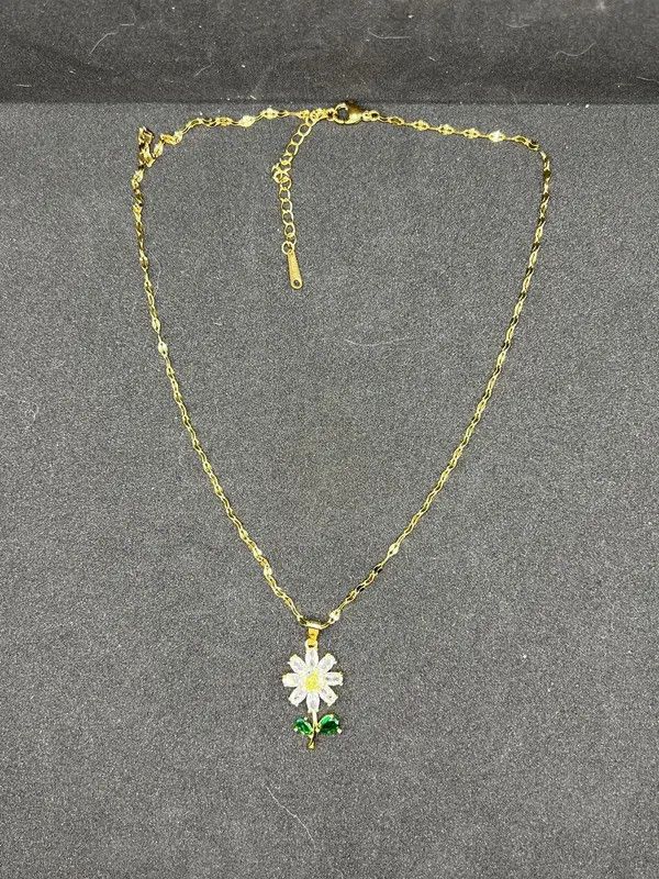 Jewelry Daisy flower gold chain necklace Size ONE SIZE - 1 Thumbnail