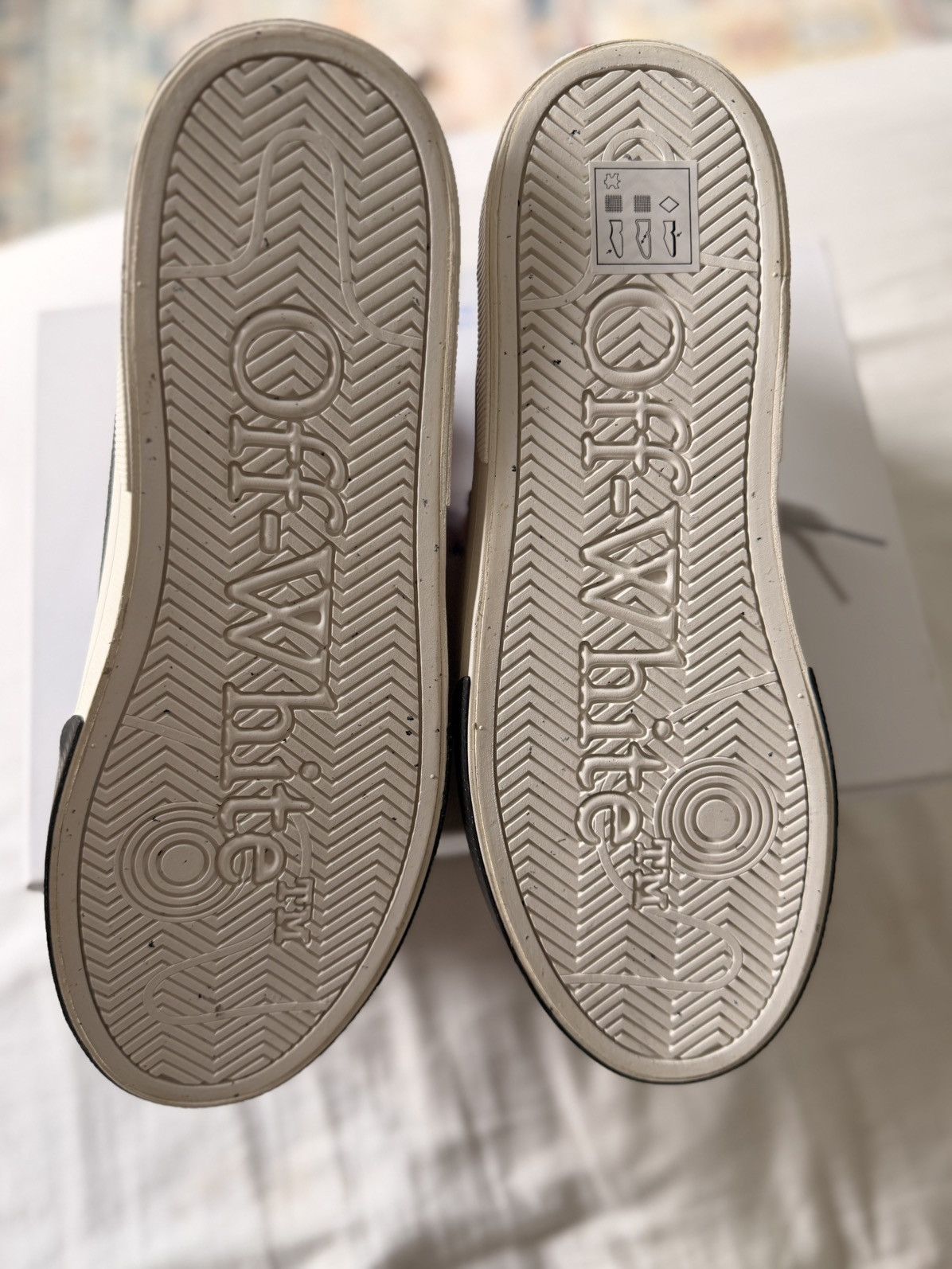 Off-White Off-White New Low Vulcanized Sneaker Size US 11 / EU 44 - 7 Thumbnail