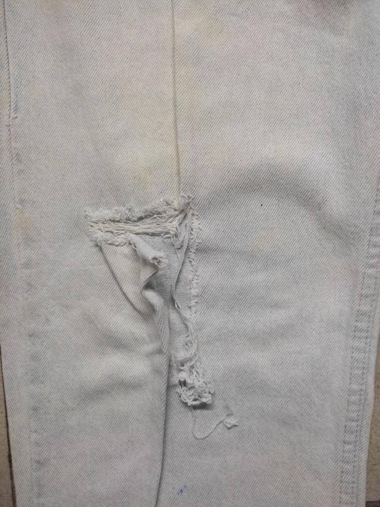 Levi's × Levi's Vintage Clothing LEVIS DISTRESSED JEANS VINTAGE Size US 37 - 7 Thumbnail