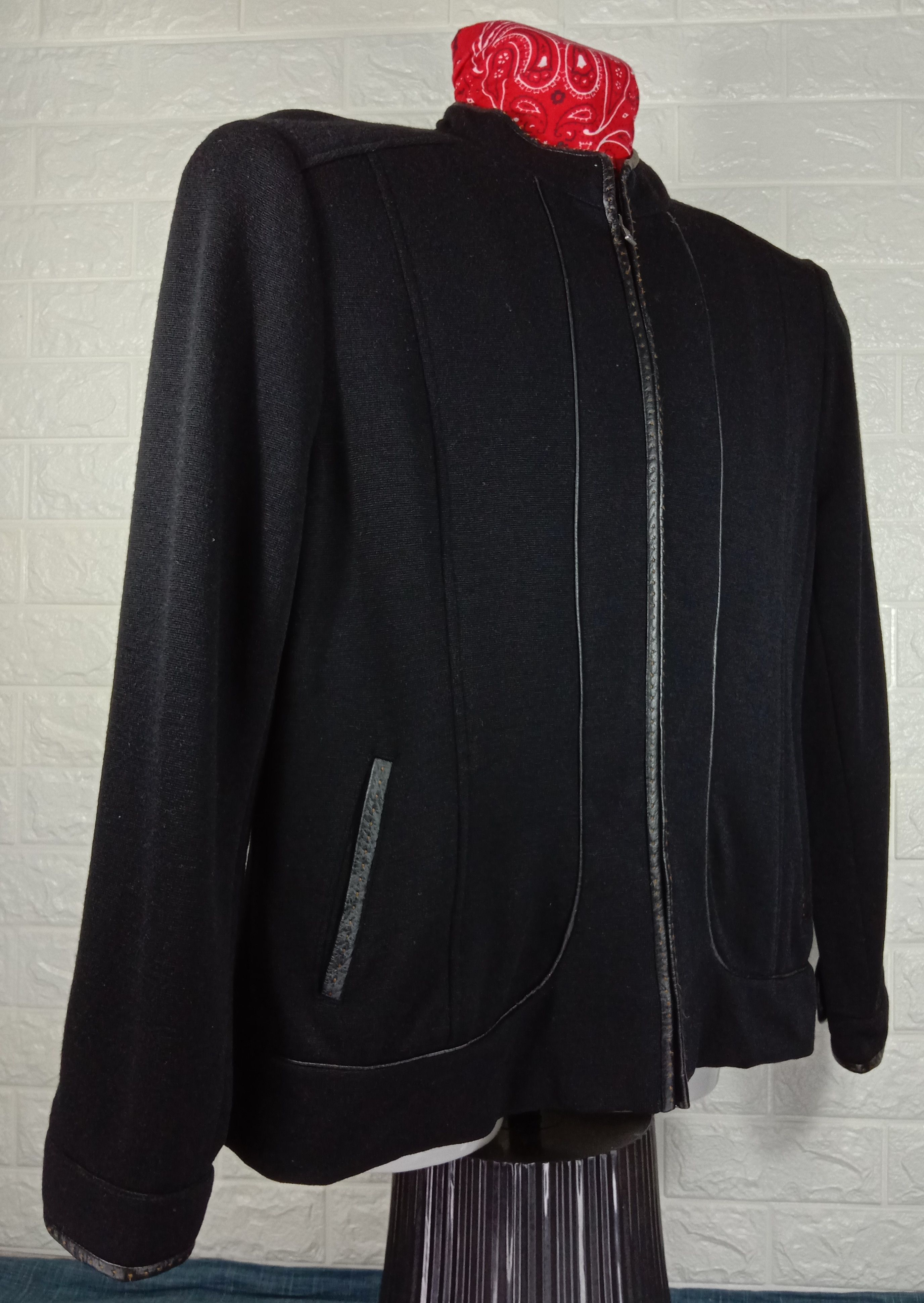 Japanese Brand Vintage Crocodile Black Jacket Size M / US 6-8 / IT 42-44 - 2 Thumbnail