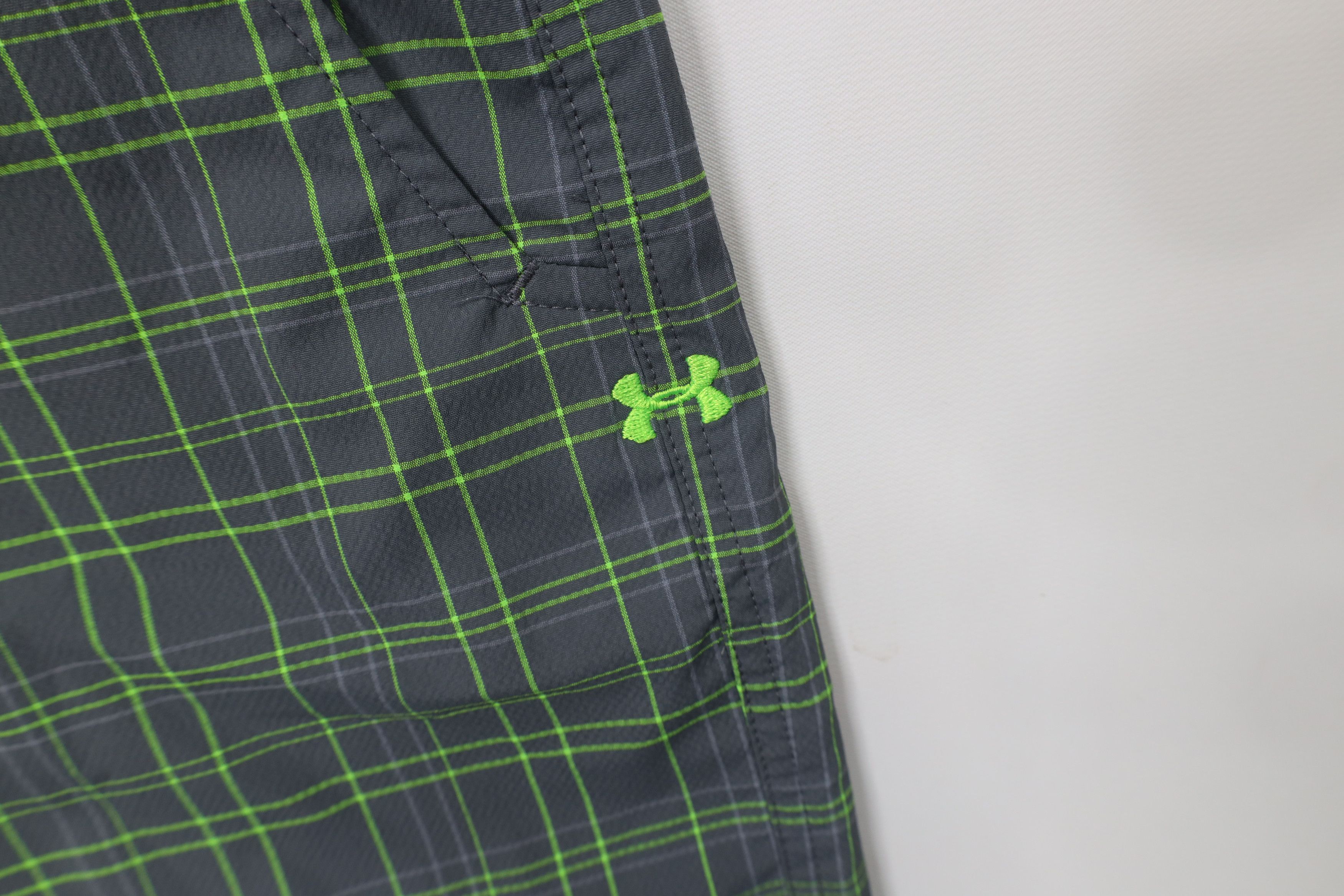 Under Armour Under Armour Stretch Golfing Golf Chino Shorts Gray Plaid Size US 36 / EU 52 - 5 Thumbnail