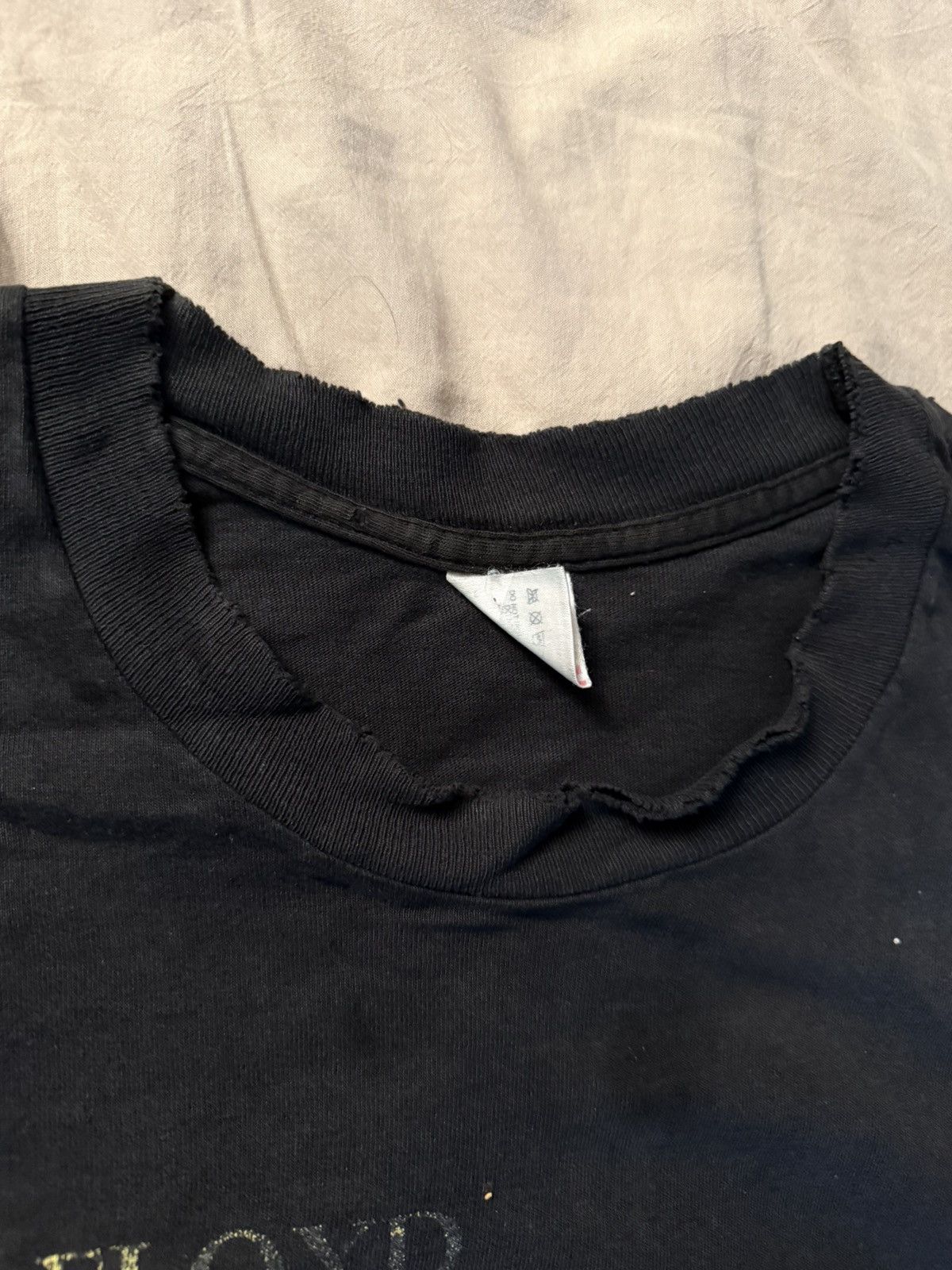 Vintage Vintage Pink Floyd Dark Side of the Moon T-Shirt Size XL Size US XL / EU 56 / 4 - 3 Thumbnail